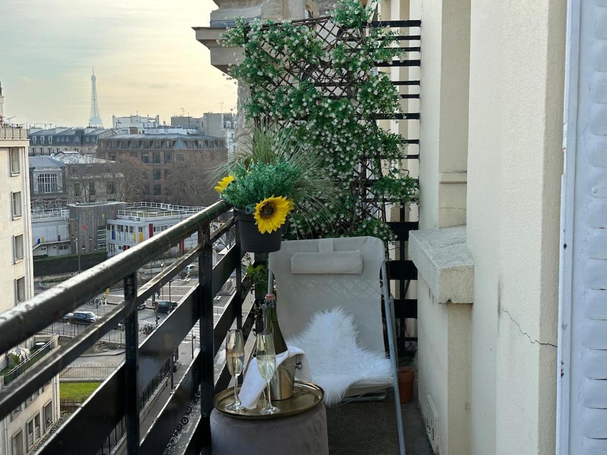 Eiffel Tower View Arc Triomphe Champs Elysees Area * Paris