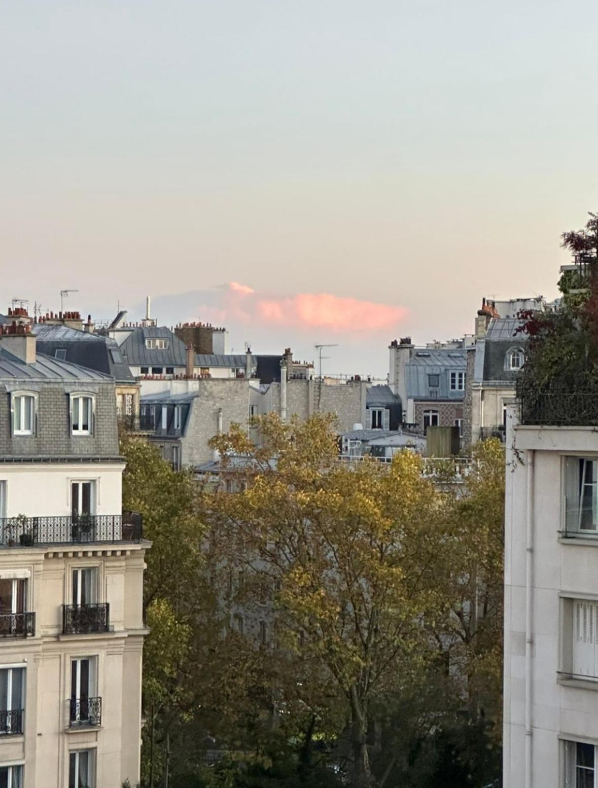 Eiffel Tower View Arc Triomphe Champs Elysees Area Apartment *