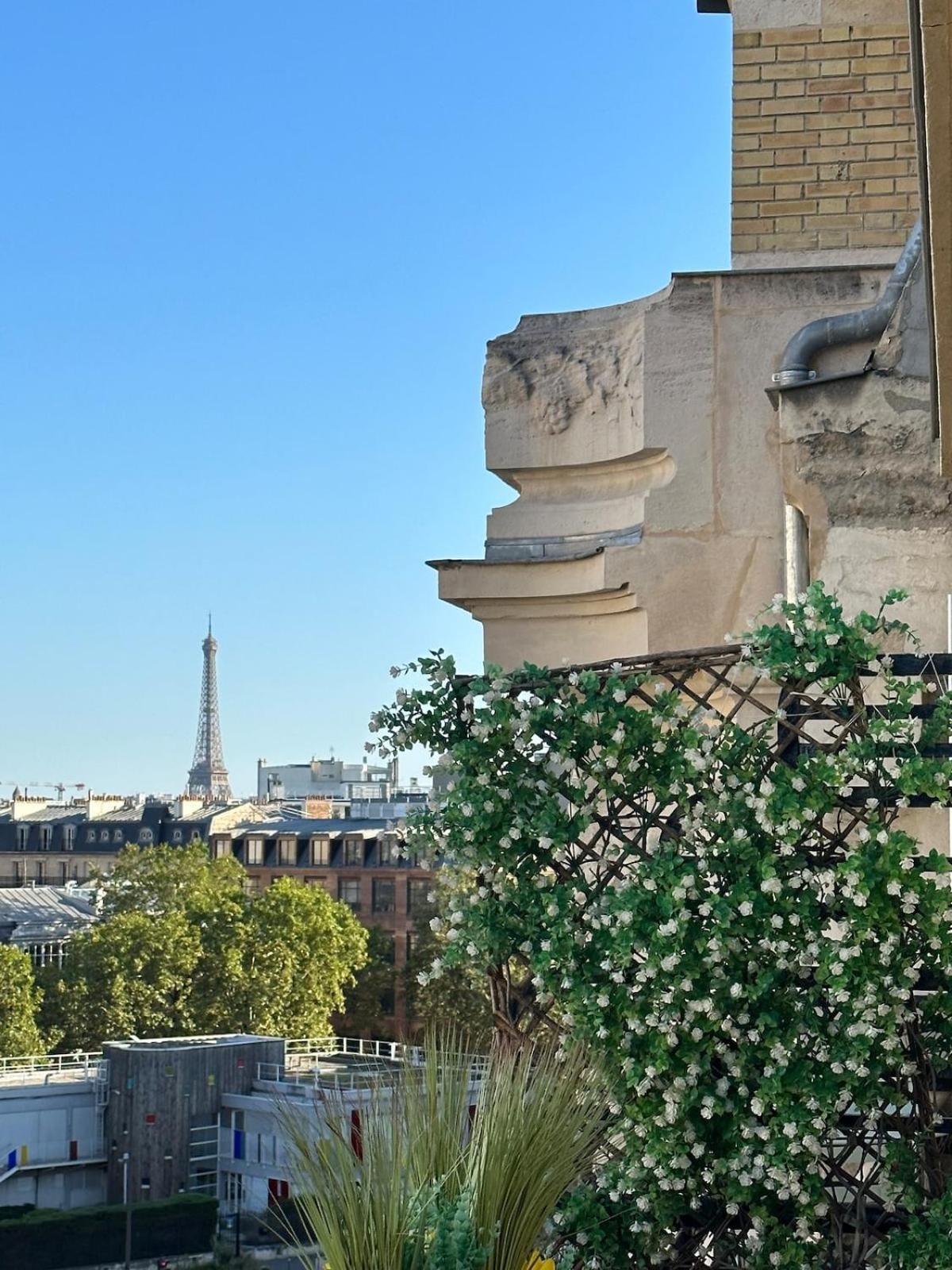 Eiffel Tower View Arc Triomphe Champs Elysees Area *