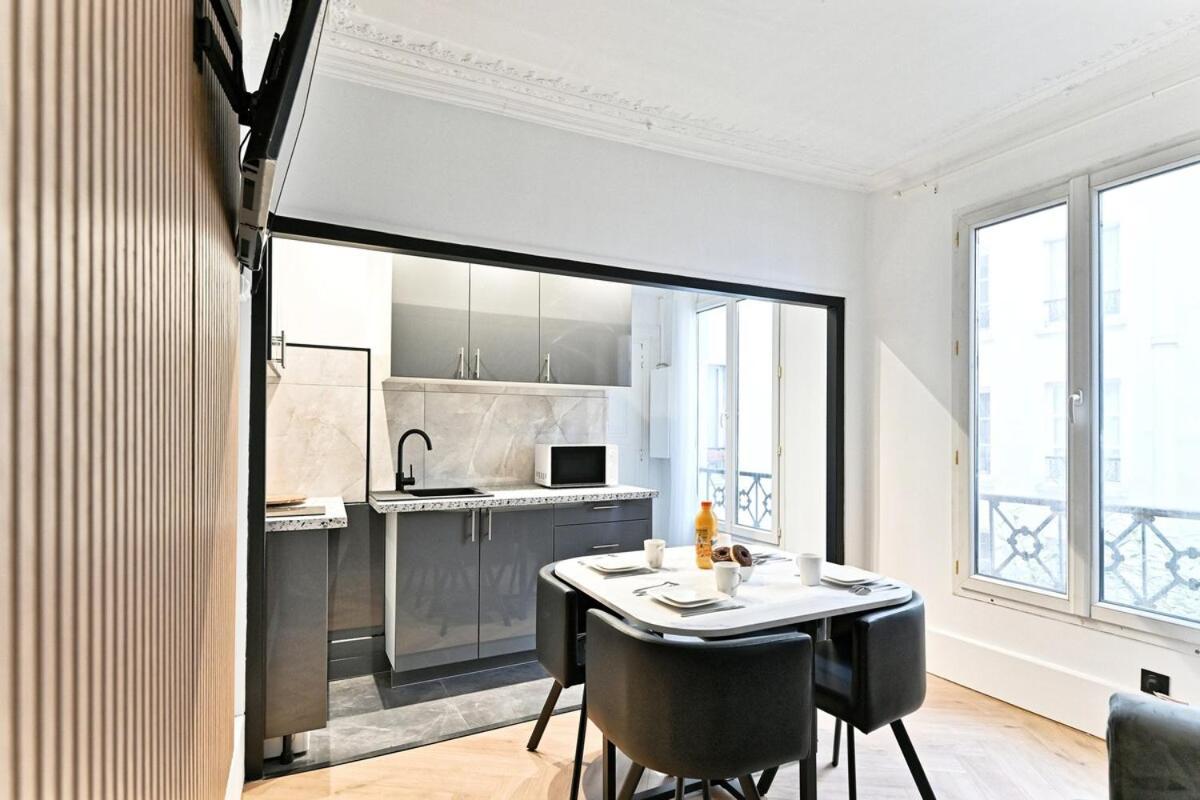 Apartment Modern Moulin Rouge *