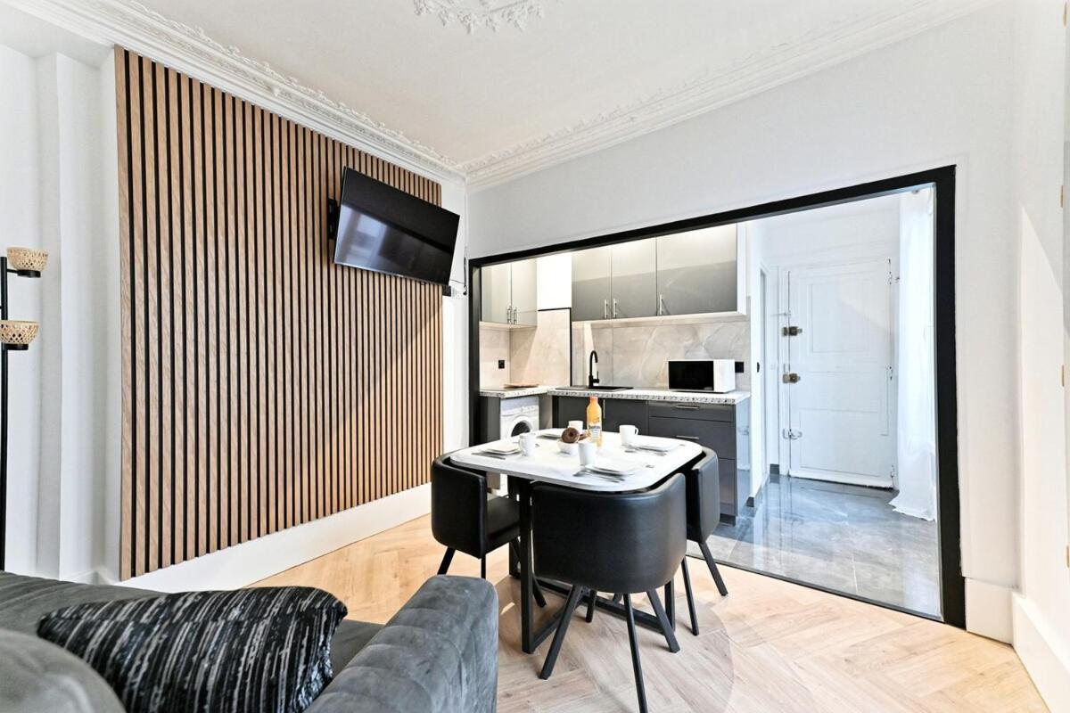 Apartment Modern Moulin Rouge Paris
