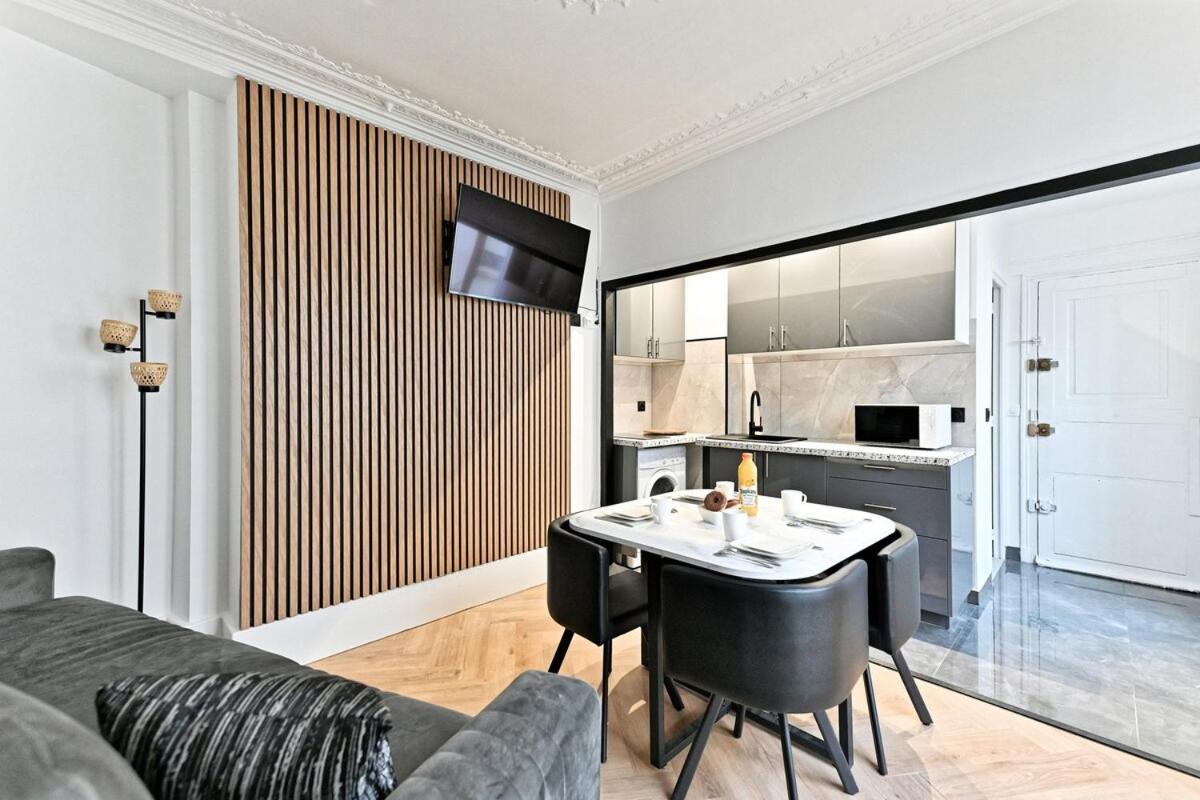 Modern Moulin Rouge Apartment