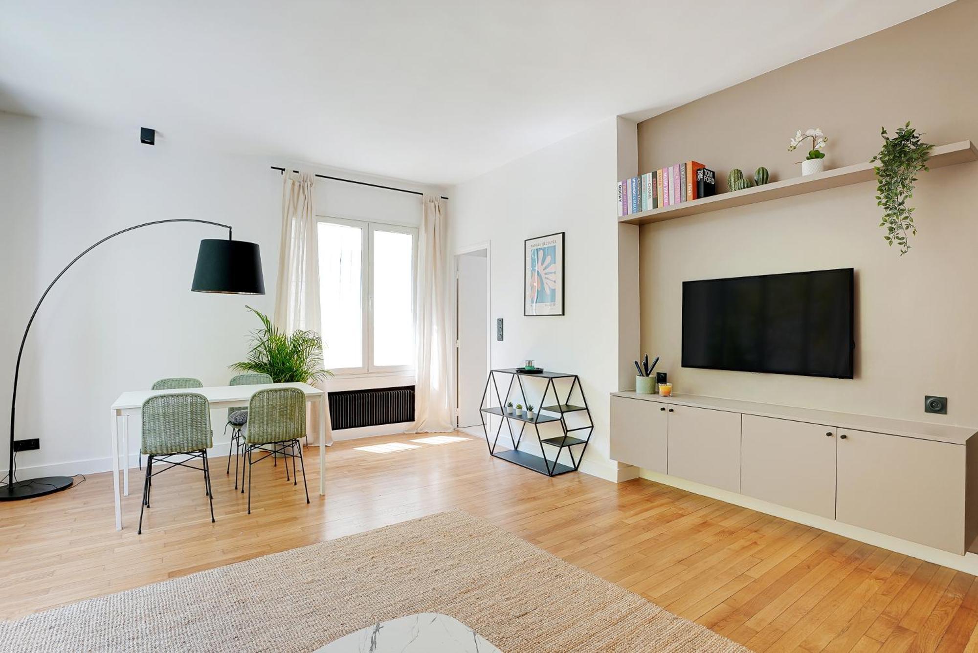 Double Ranelagh Apartment *