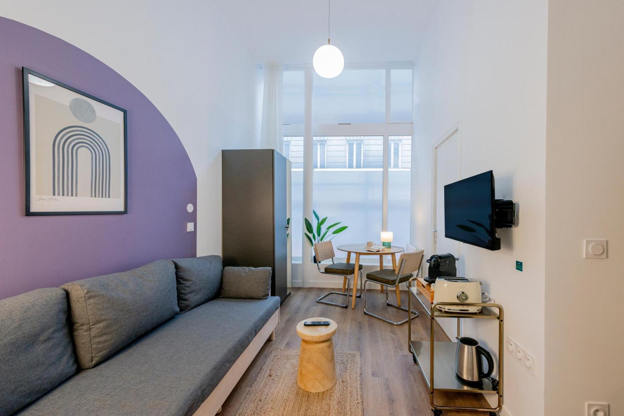 Modern In The 10th District * Paris