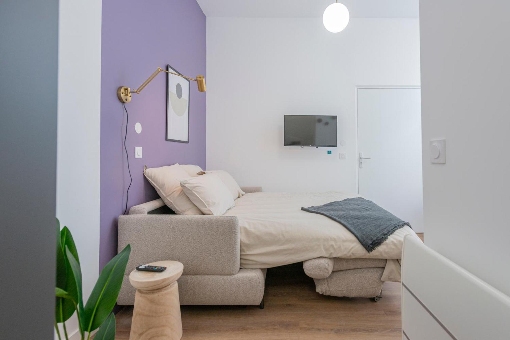 Modern In The 10th District Apartment Paris