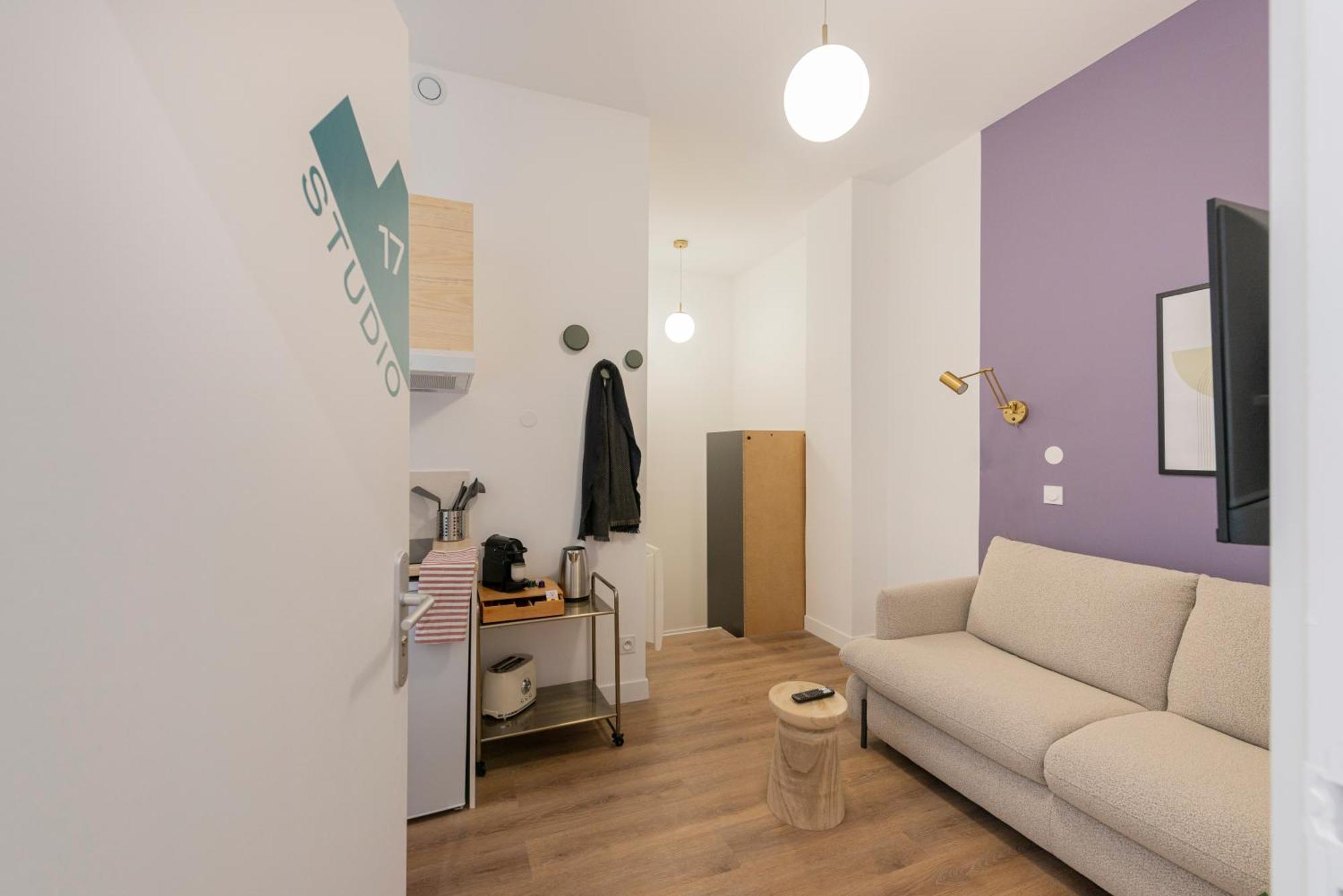 Modern In The 10th District Apartment Paris
