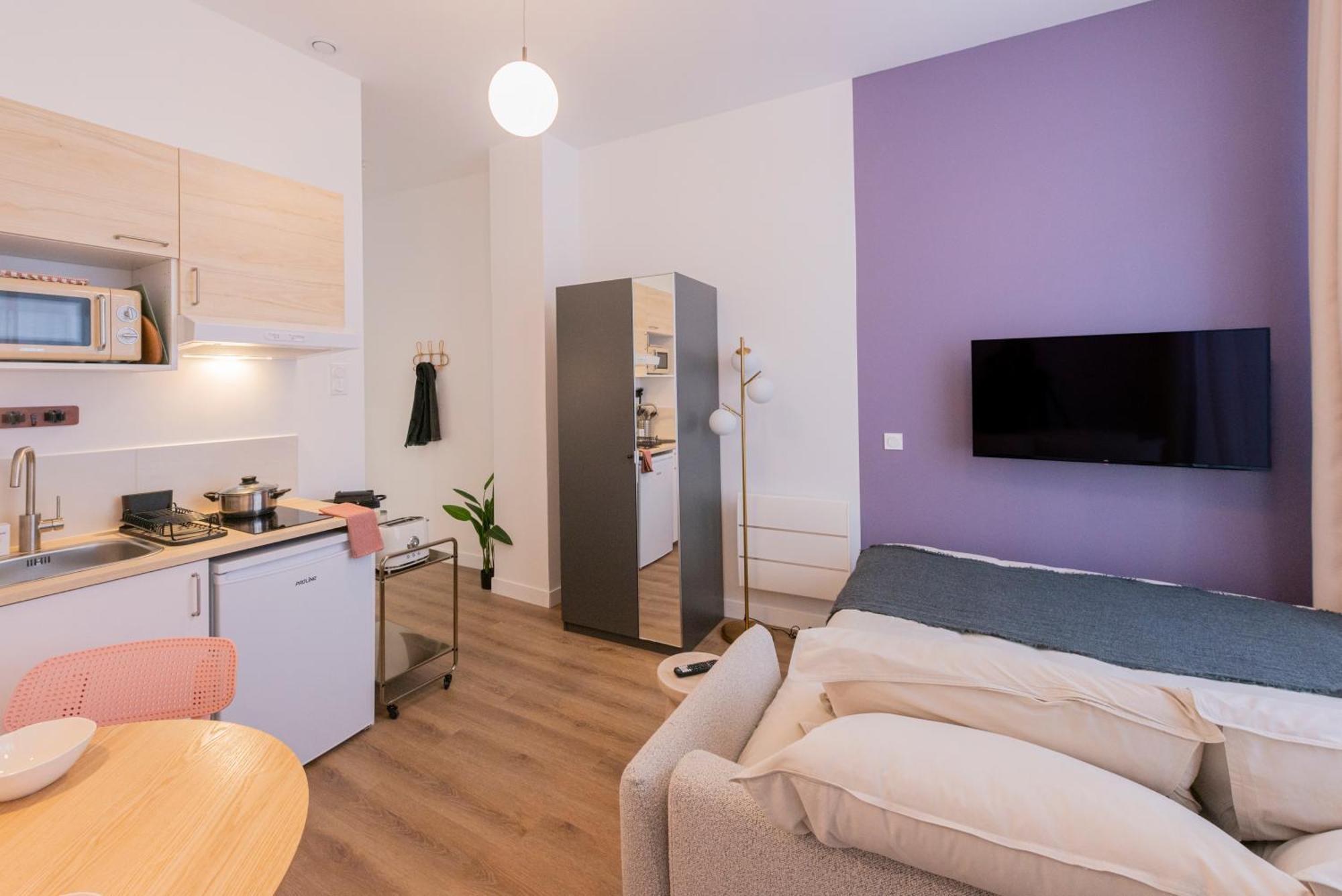 Modern In The 10th District Apartment Paris