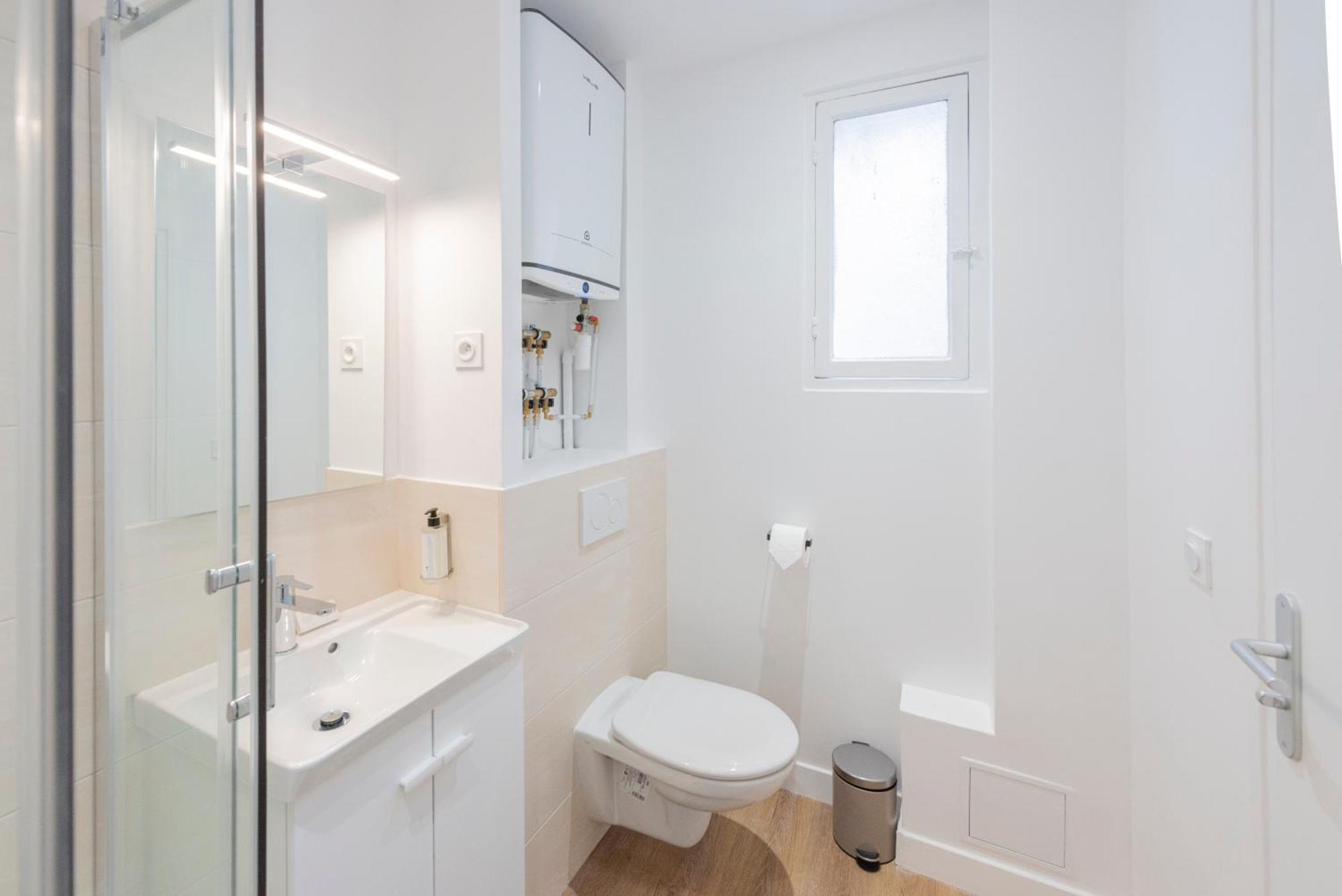 Modern In The 10th District Apartment Paris