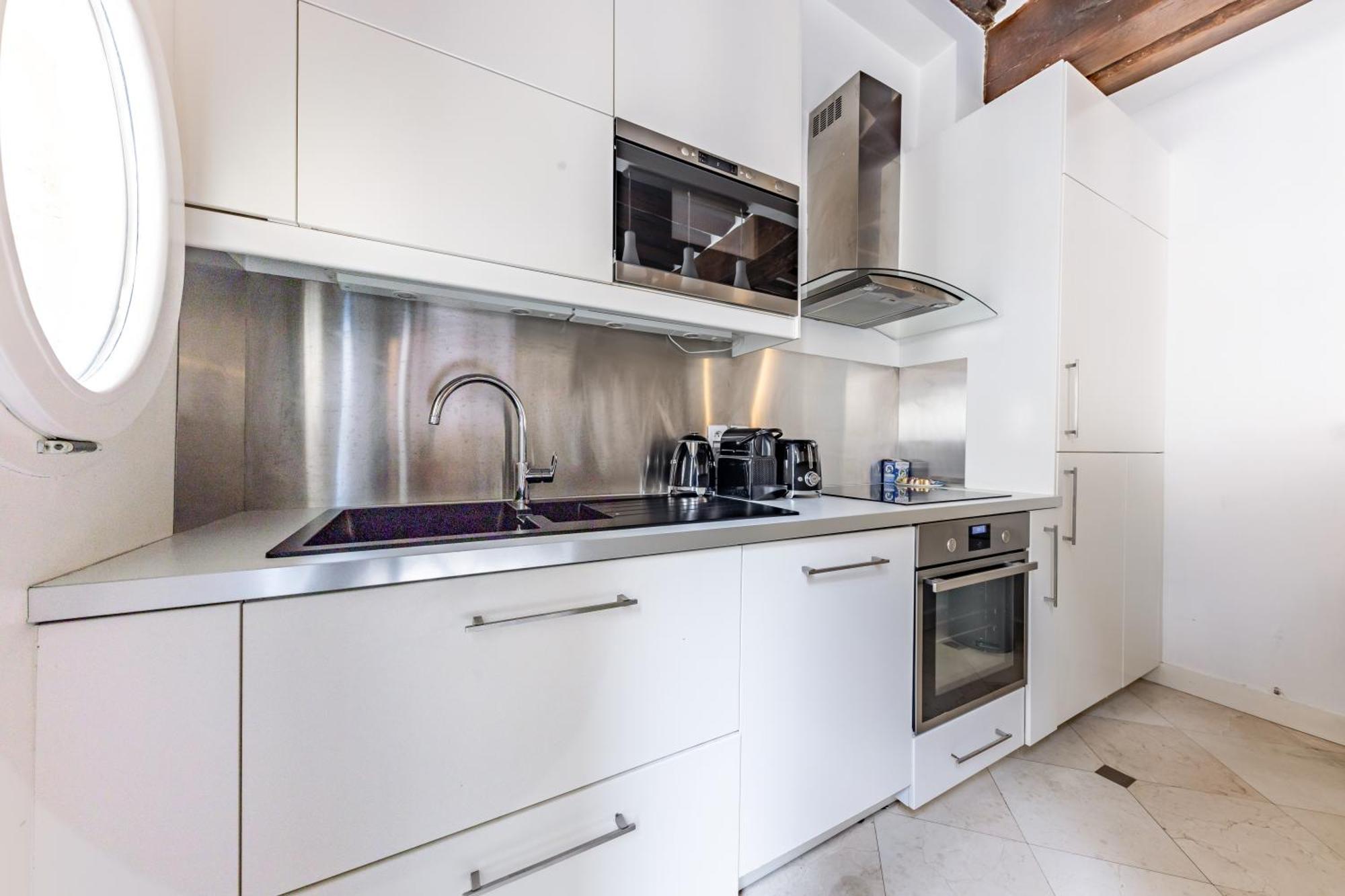 Charming 2br 6p St-germain-des-pres Apartment *