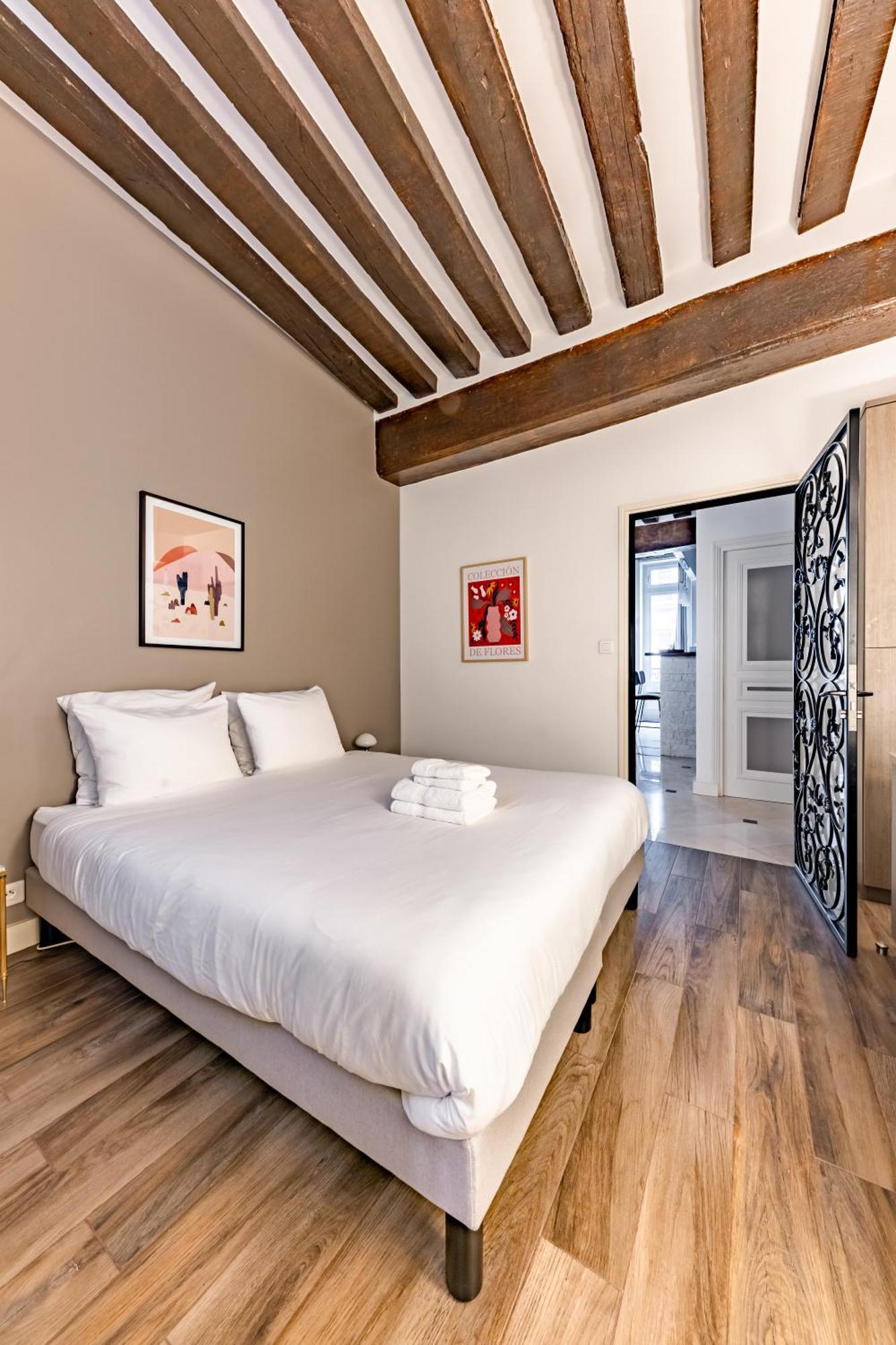 Charming 2br 6p St-germain-des-pres Paris