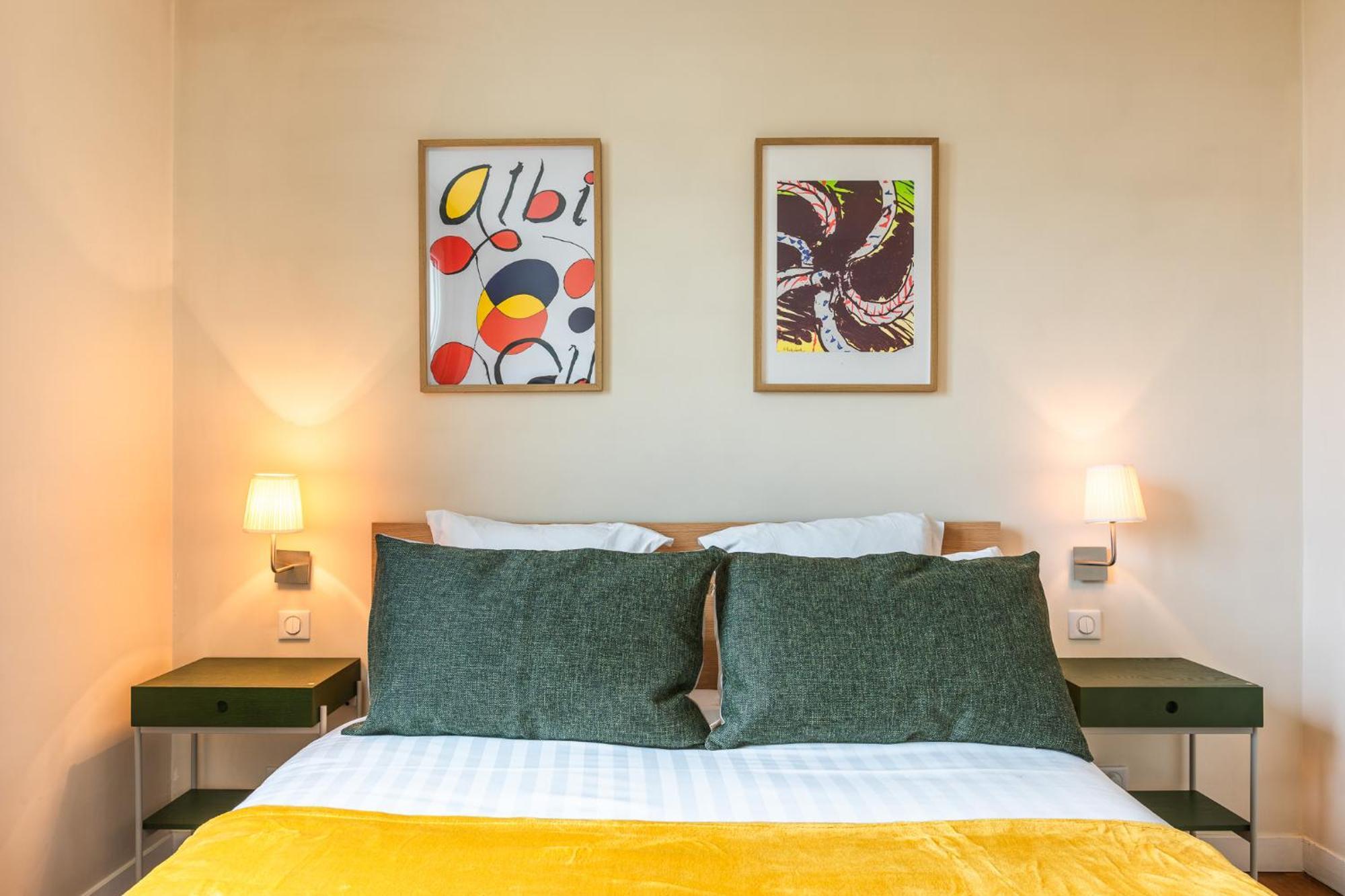 Luxury Flat For 6 People With Balcony - Near Metro