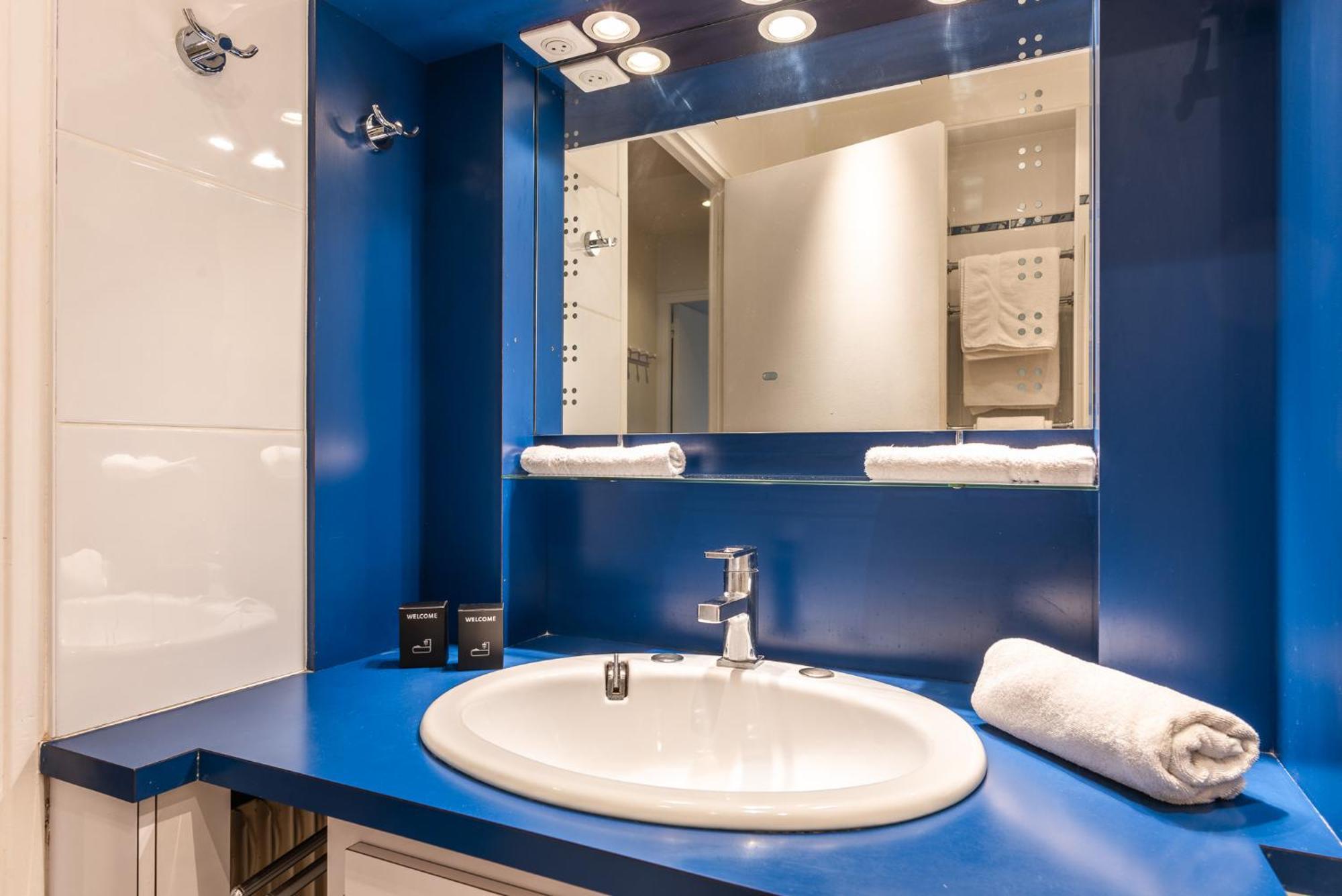 Luxury Flat For 6 People With Balcony - Near Metro Apartment Paris