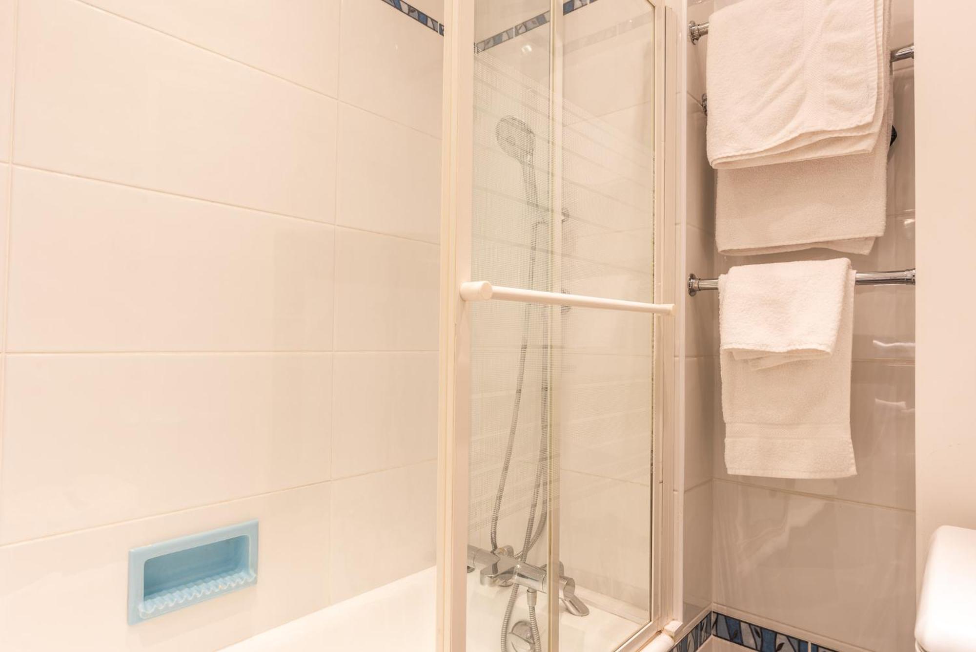 Luxury Flat For 6 People With Balcony - Near Metro Paris