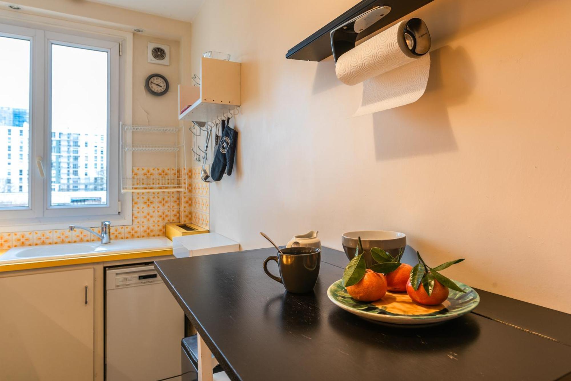 Luxury Flat For 6 People With Balcony - Near Metro Paris