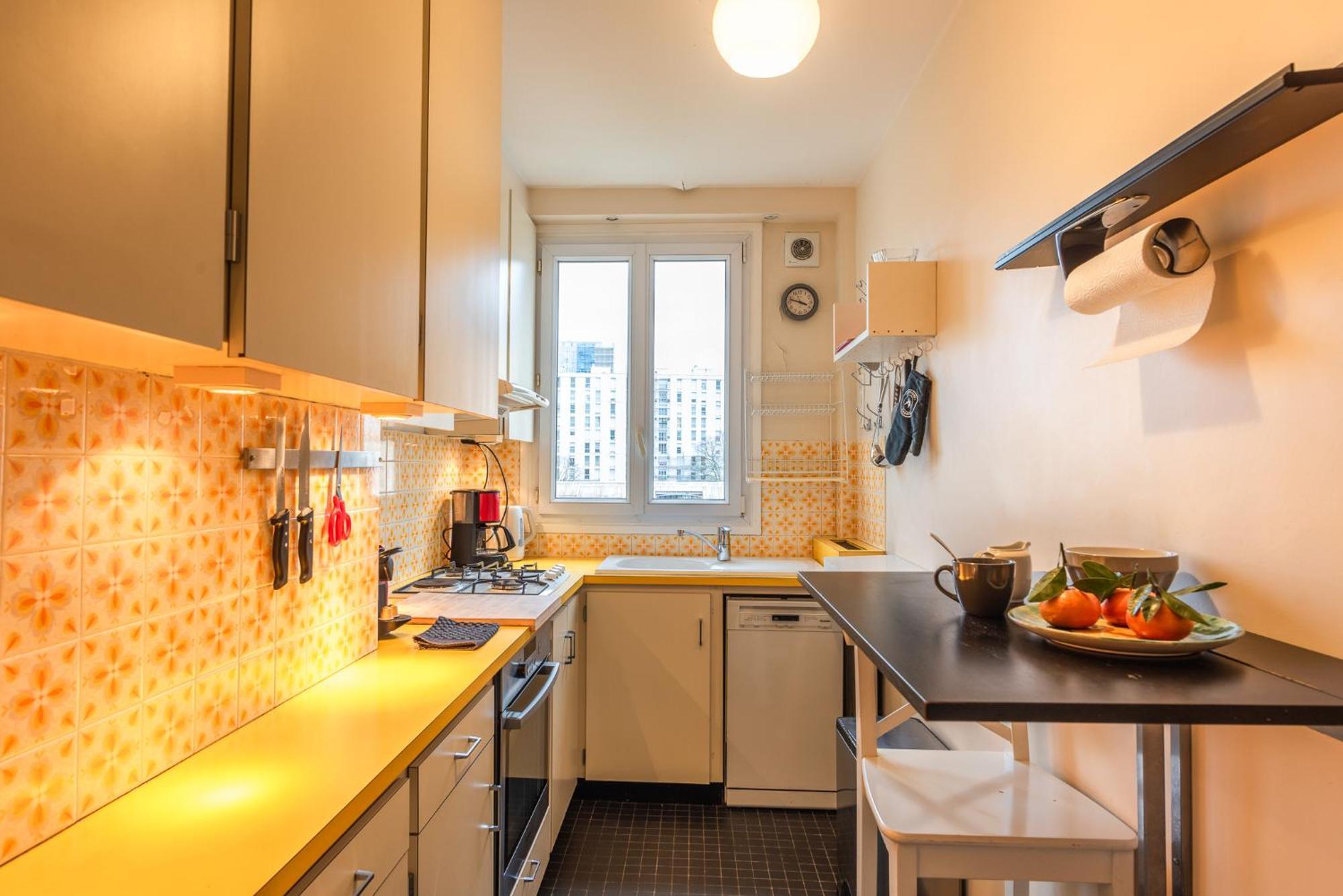 Apartment Luxury Flat For 6 People With Balcony - Near Metro