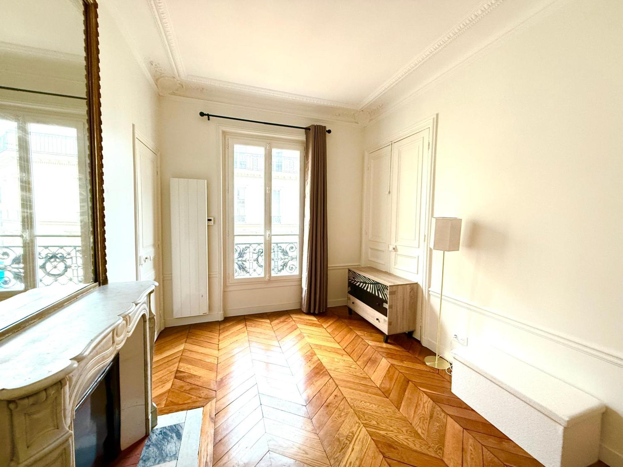 Grand Chic Opera, Madeleine, Proche Champs Elysees Apartment