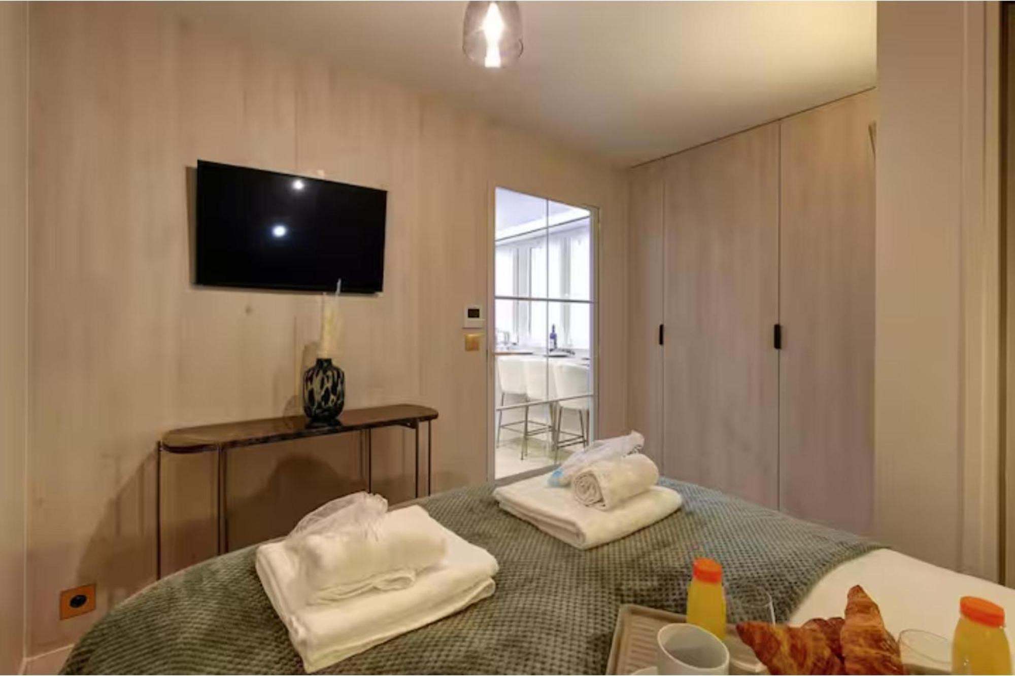 Ac Champs De Mars Eiffel Tower By Prestige *