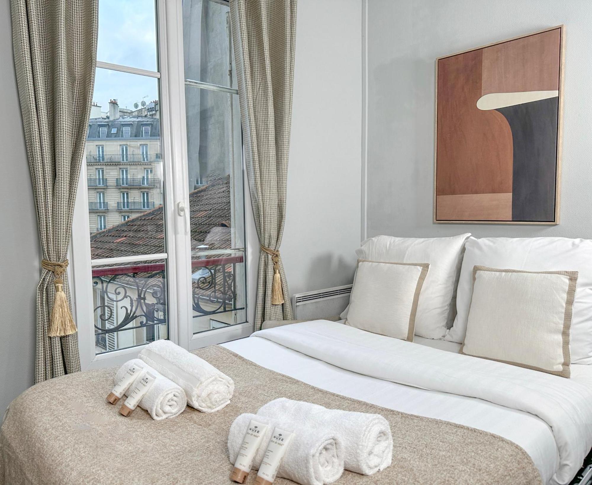 Stunning Near Eiffel Tower Appartement