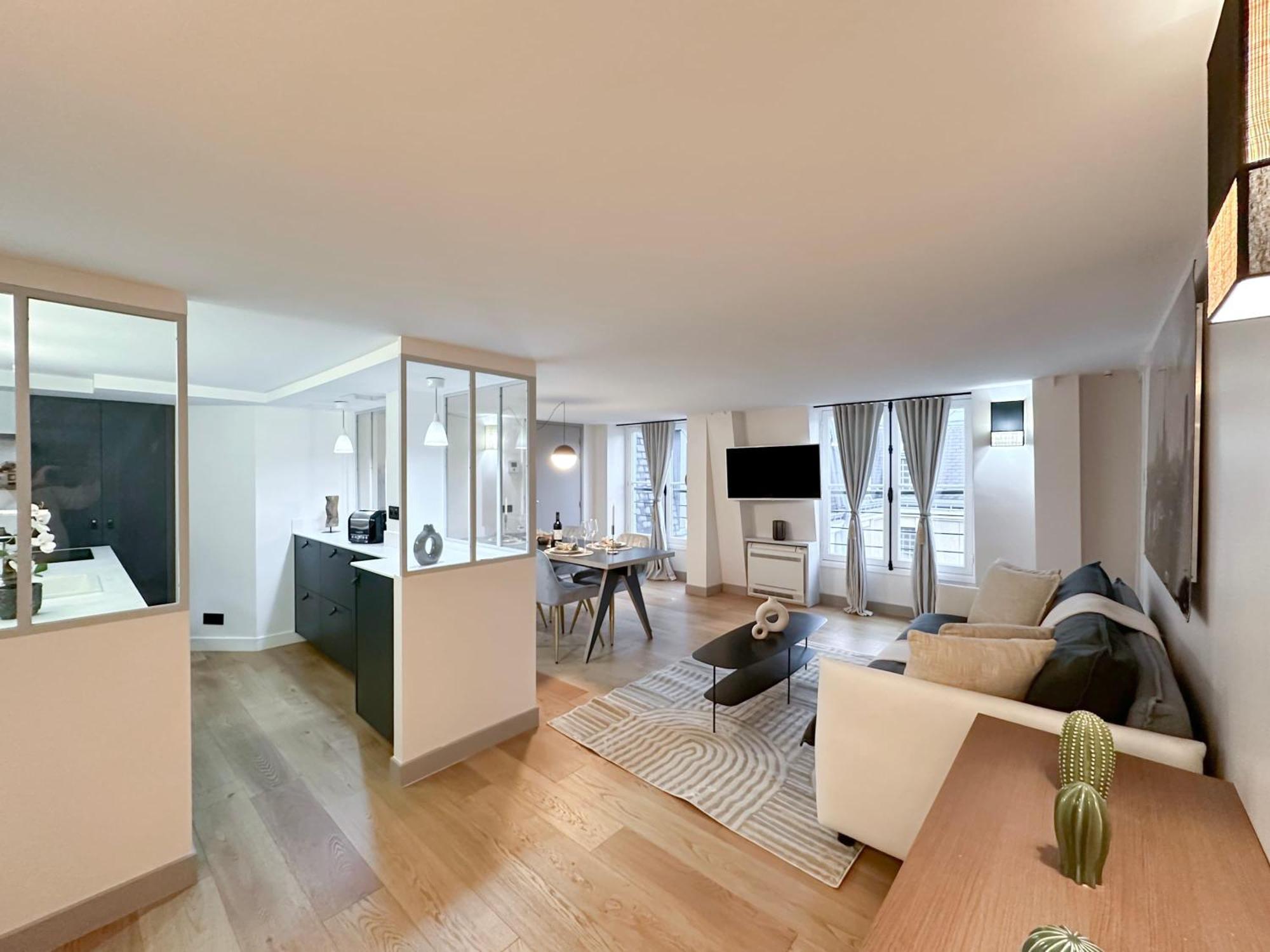 Luxurious Family Near Luxembourg Apartment