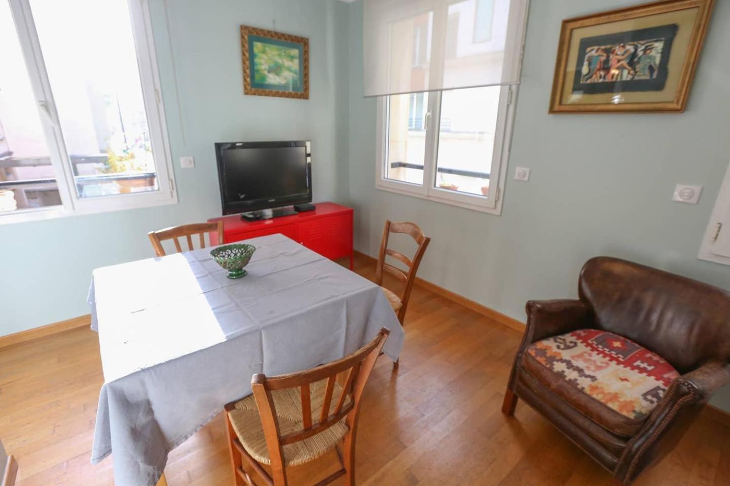 Bright Pied-a-terre Eiffel Tower 4 People *