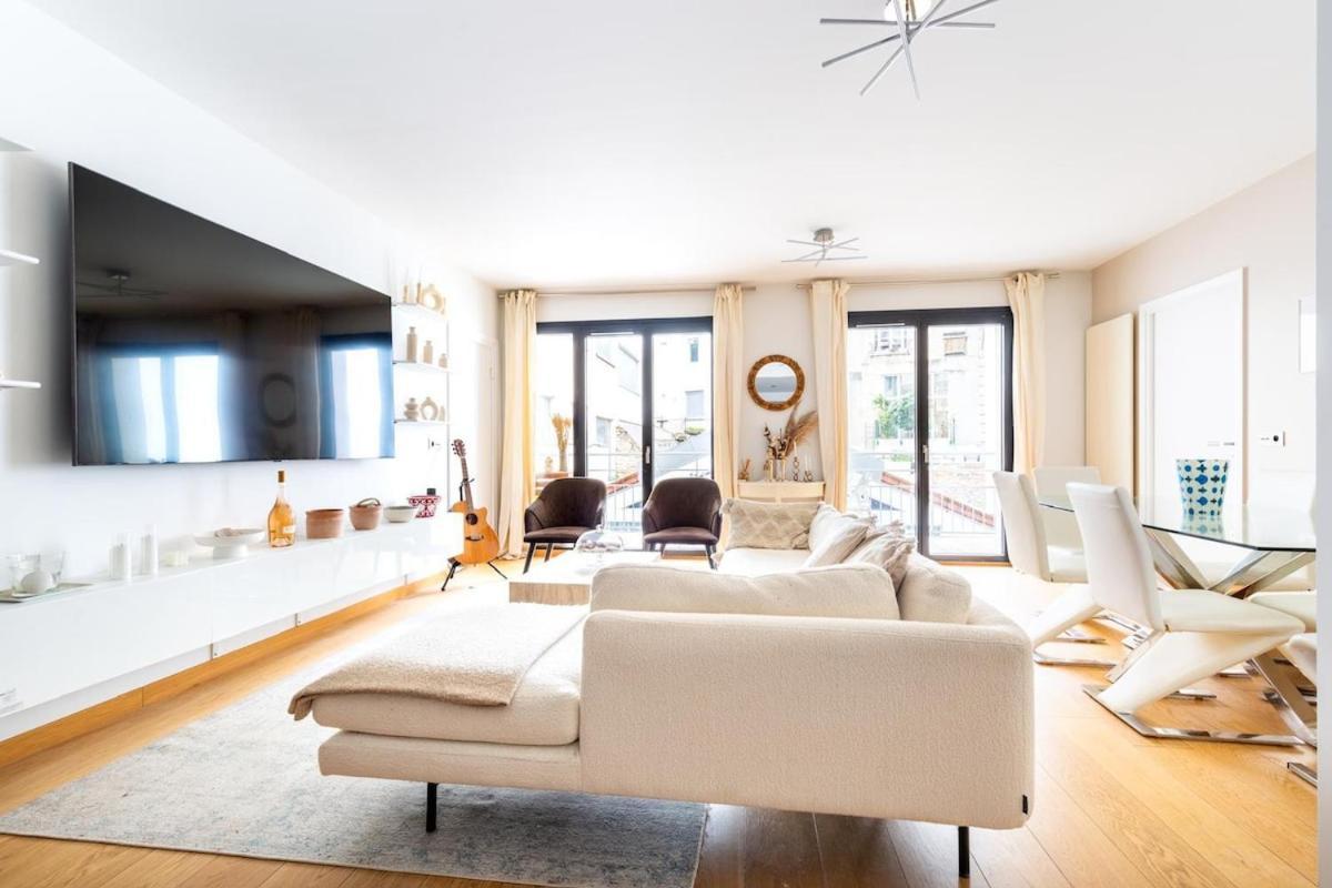 - Paris, France Apartment *