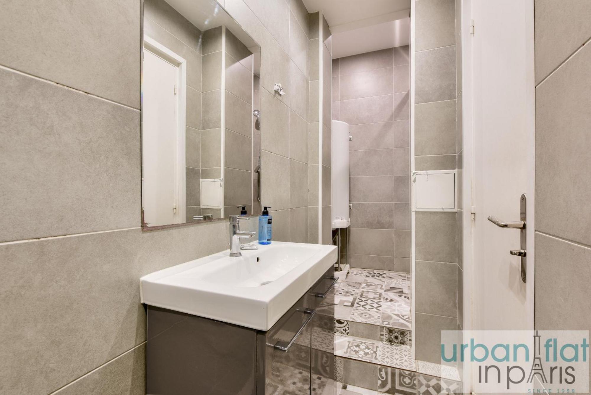 Urban Flat 34 - Beautiful 3 Bedroom Louvre * Paris