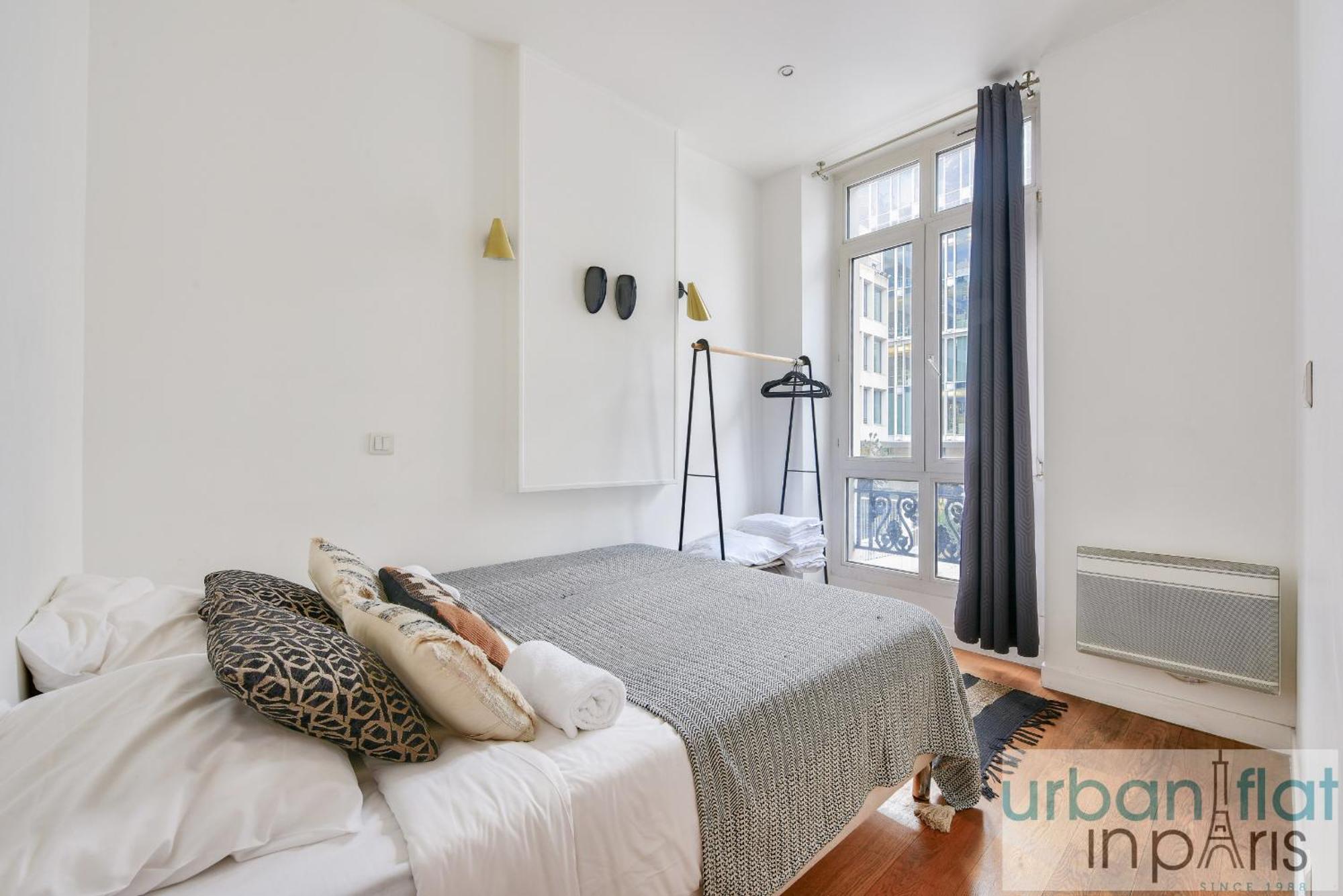 Urban Flat 34 - Beautiful 3 Bedroom Louvre *