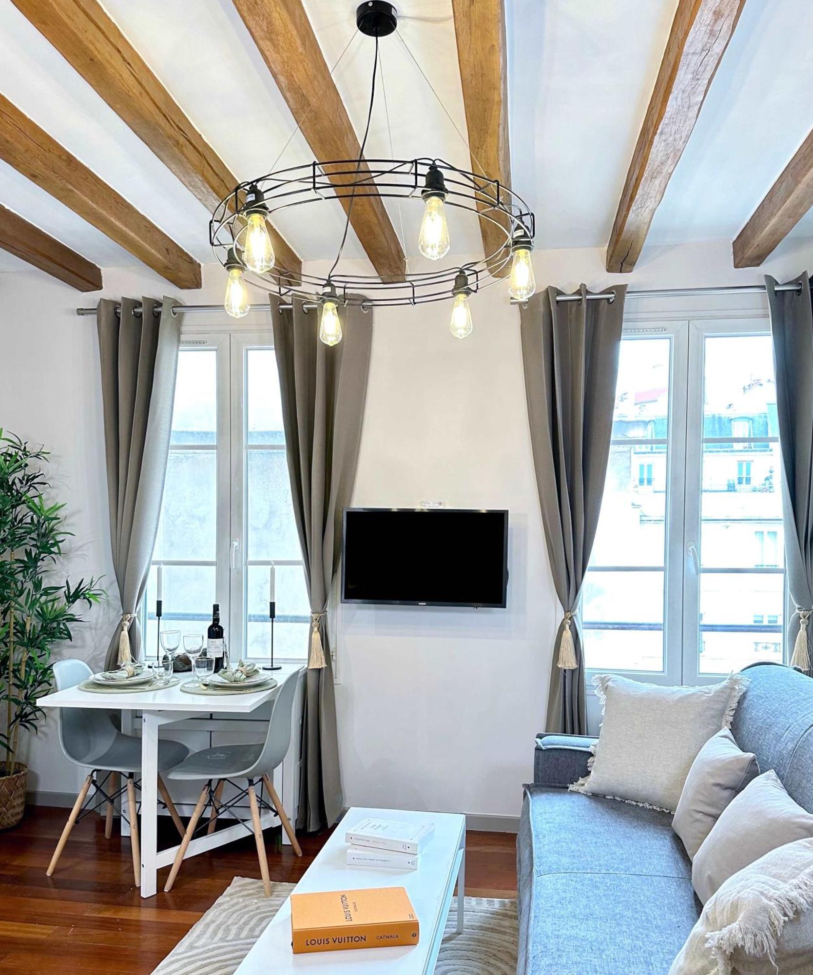 Apartment Eiffel Tower Gem Stylish & Unique Paris
