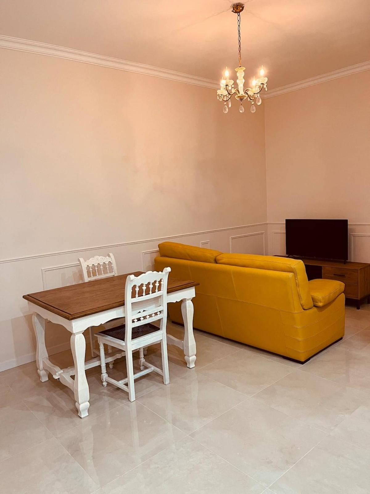 Charming Flat In 13eme *