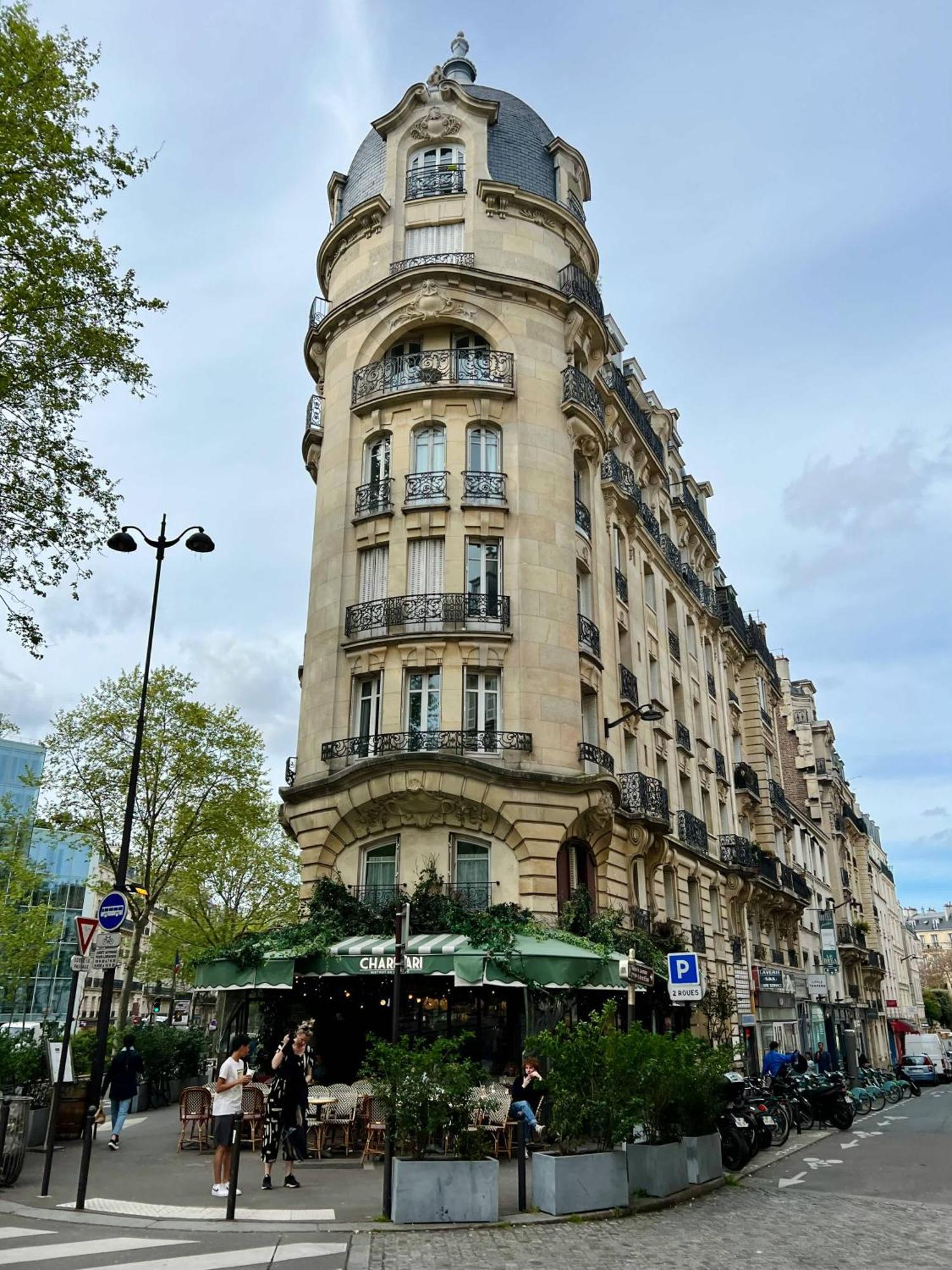 Spacious In Saint-germain-des-pres Apartment Paris