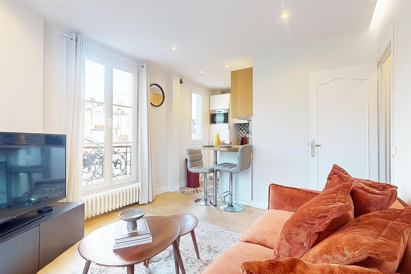 F2 Trocadero Apartment Paris