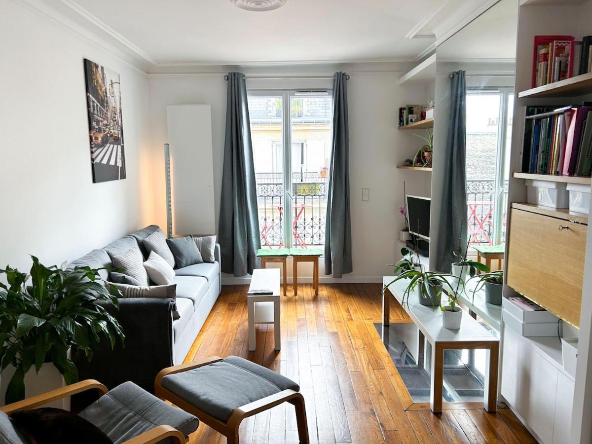 Bastille Hideaway *