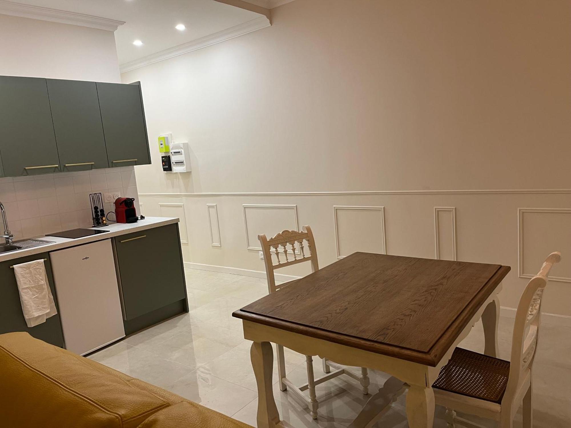 Charming Flat In 13eme Apartment