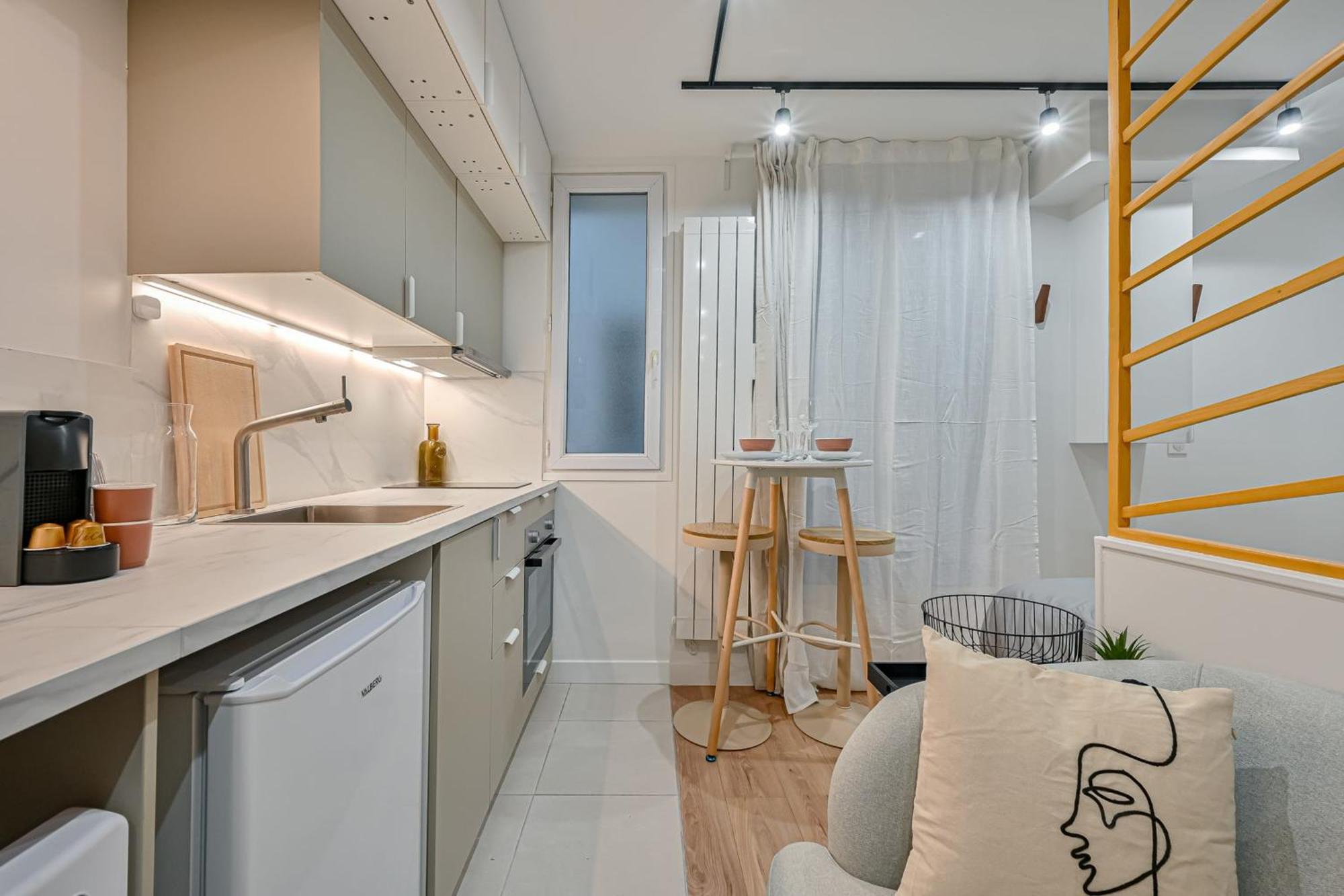 Flexliving - - 43 - 1 *
