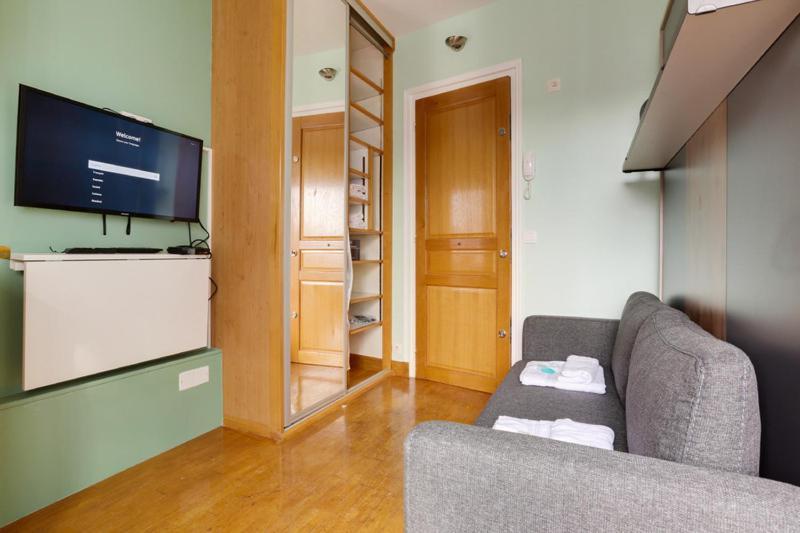 504 Mozart - Superb In Paris