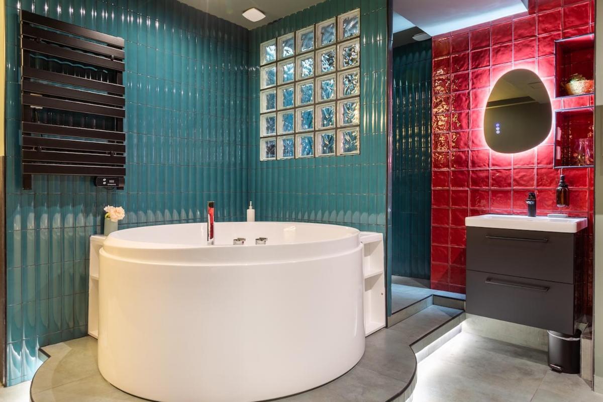 Arc De Triomphe Romantic Jacuzzi Emeraude Apartment