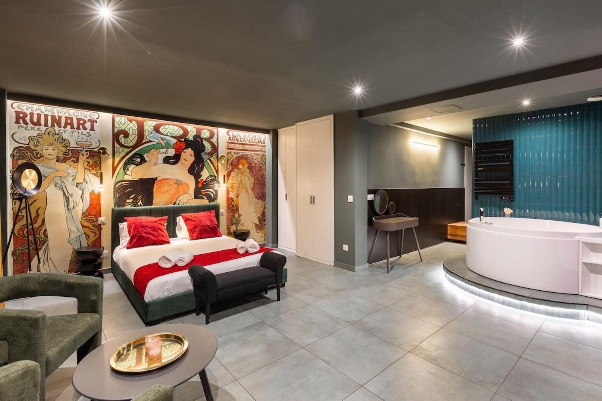 Arc De Triomphe Romantic Jacuzzi Emeraude Apartment