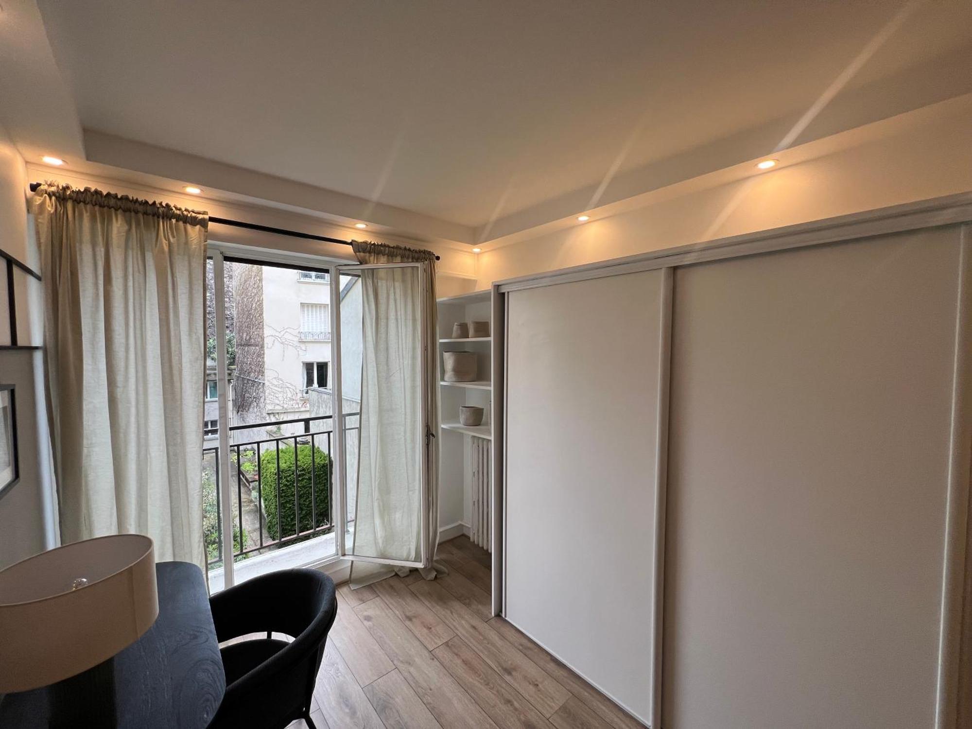 Tour Eiffel 120 M2 Apartment
