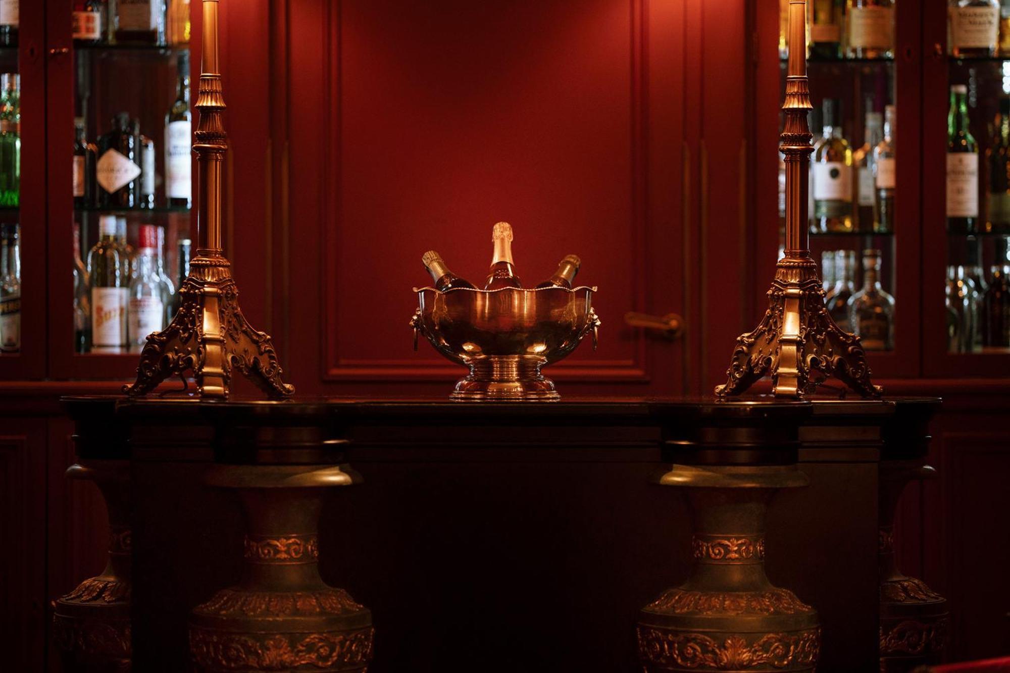Maison Athénée Paris