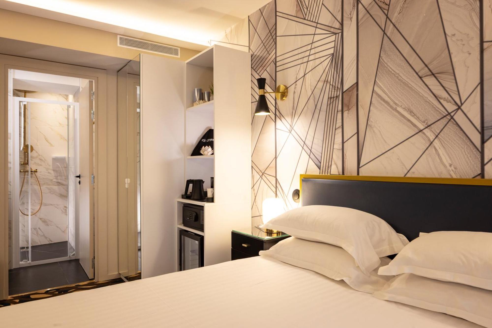 Mondial Hotel Paris