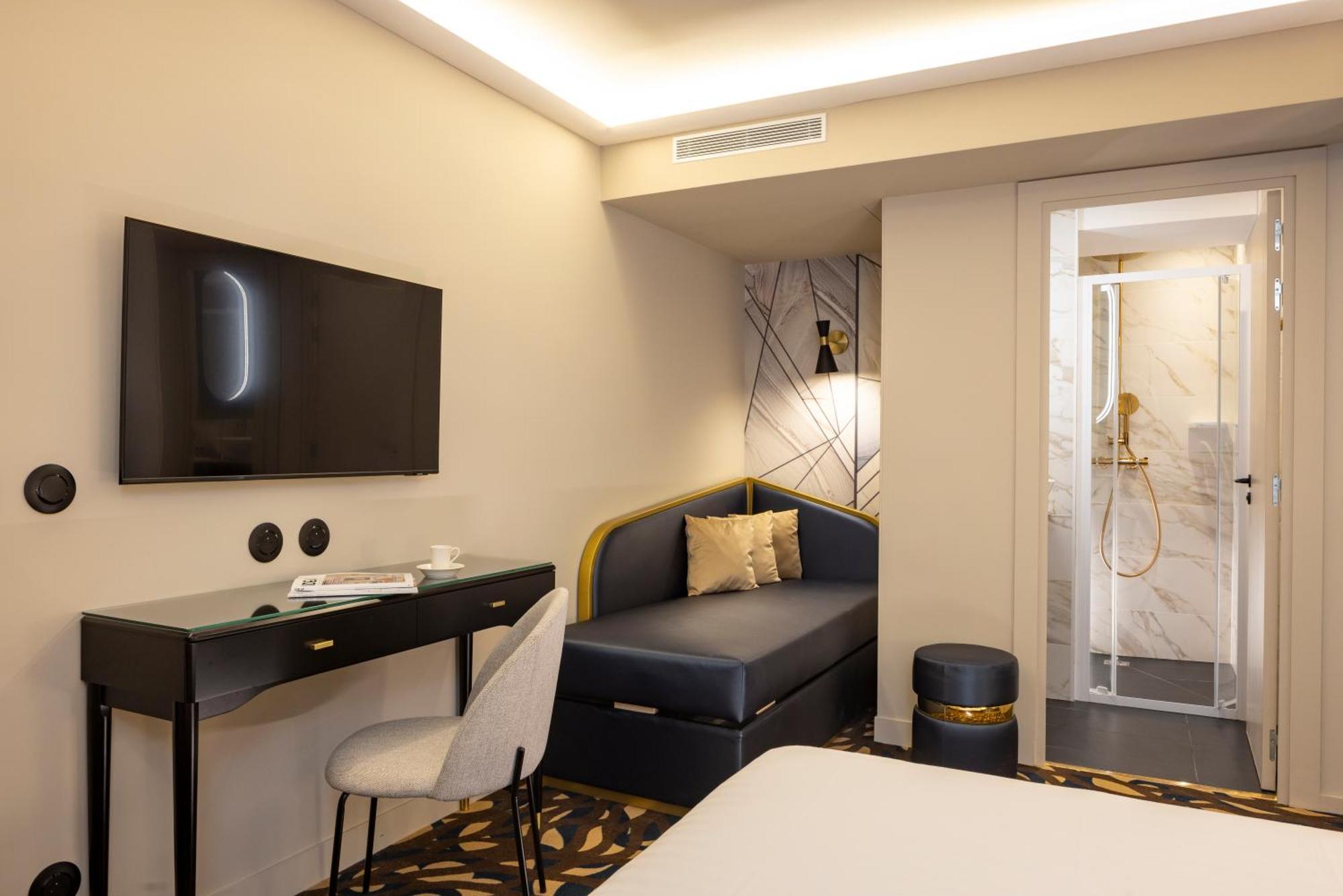 Mondial Hotel 3*