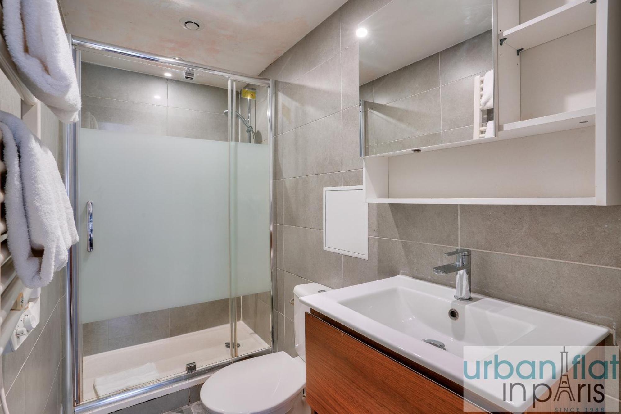 Appartement 13 Luxury Flat Eiffel Design 2