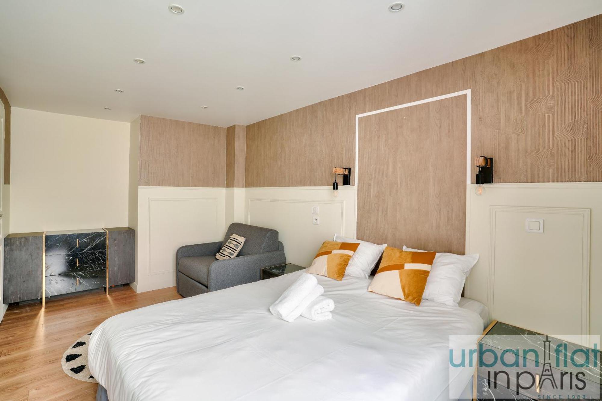 13 Luxury Flat Eiffel Design 2 Appartement Paris