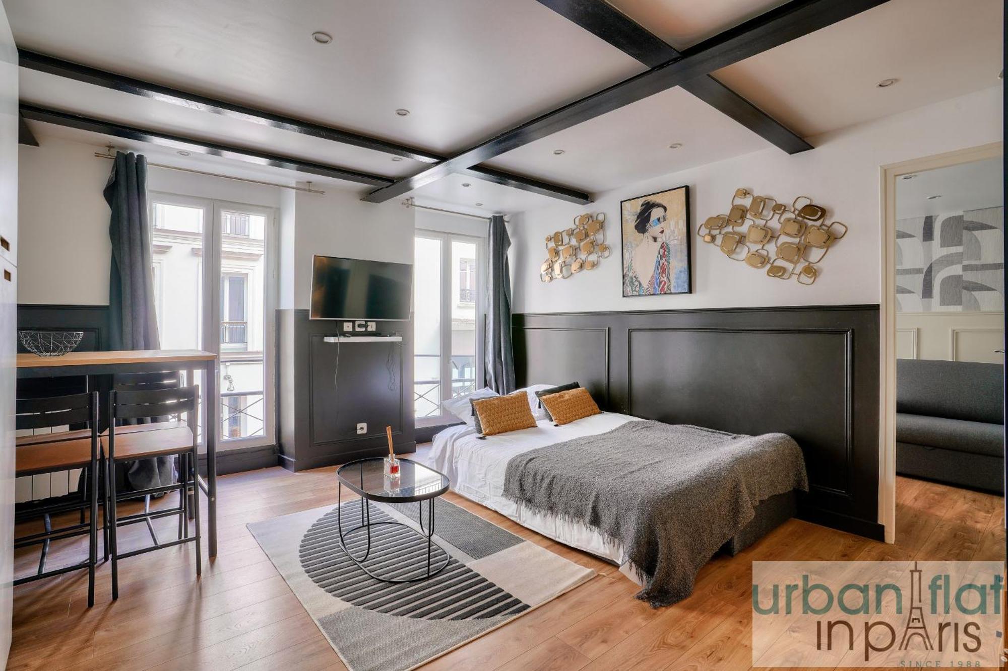 13 Luxury Flat Eiffel Design 2 Appartement