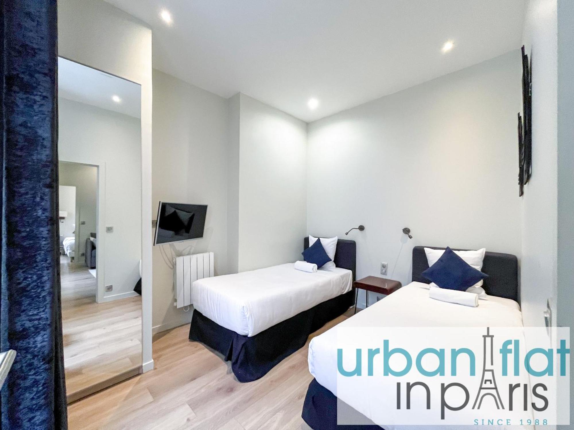 64-luxury Flat Champs Elysees * Paris