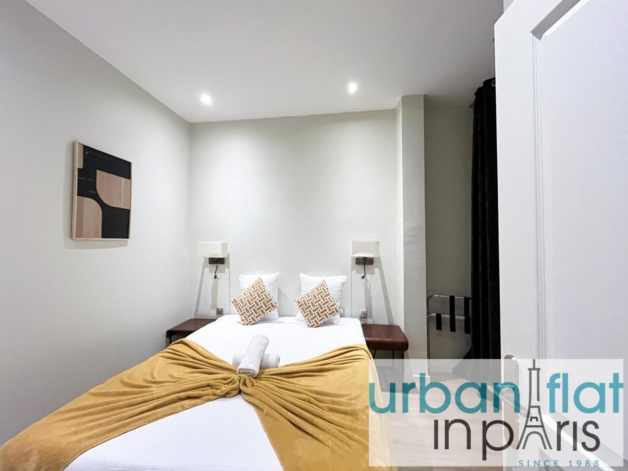 64-luxury Flat Champs Elysees
