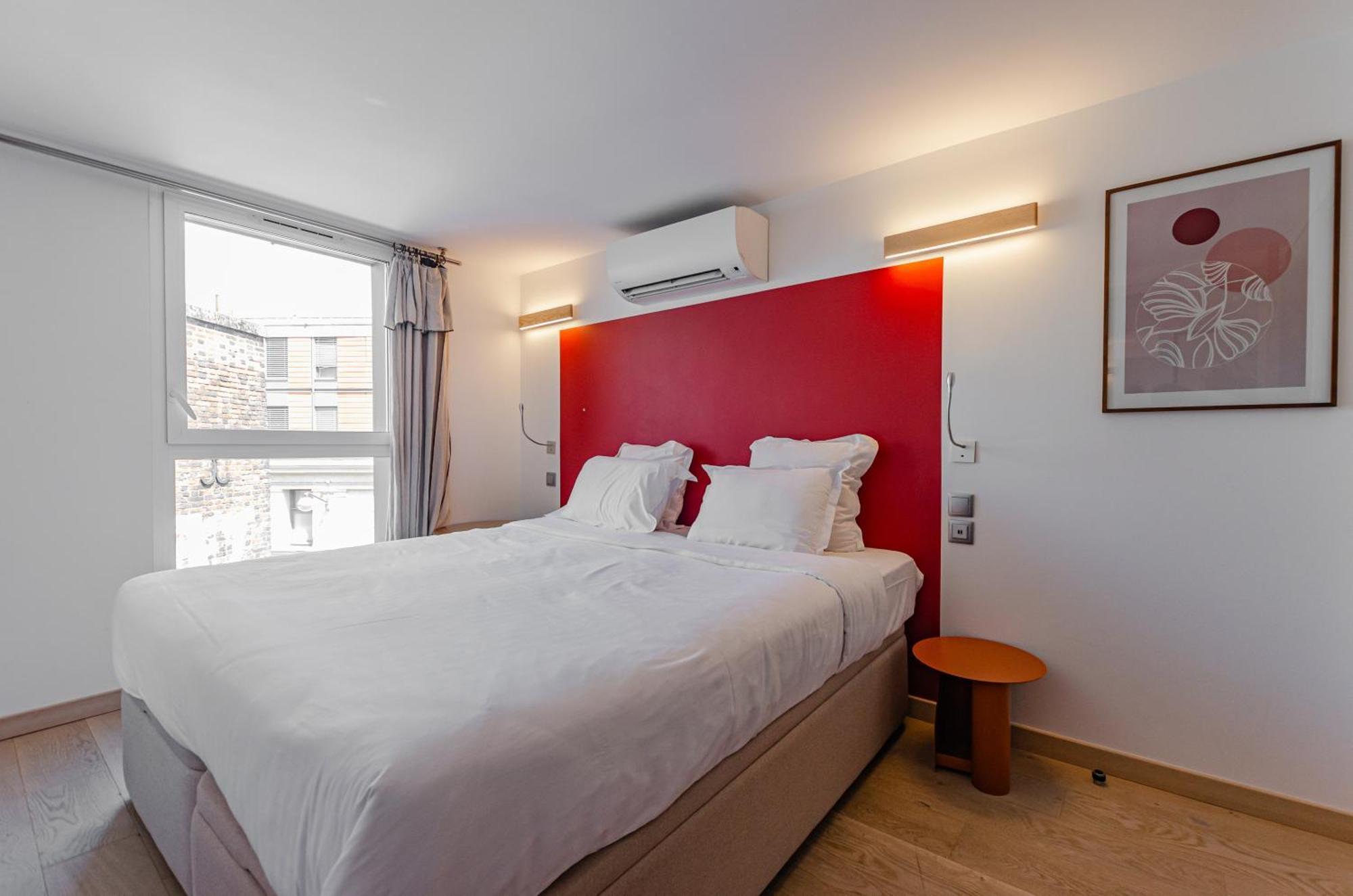 Parisian L Montmartre Apartment *