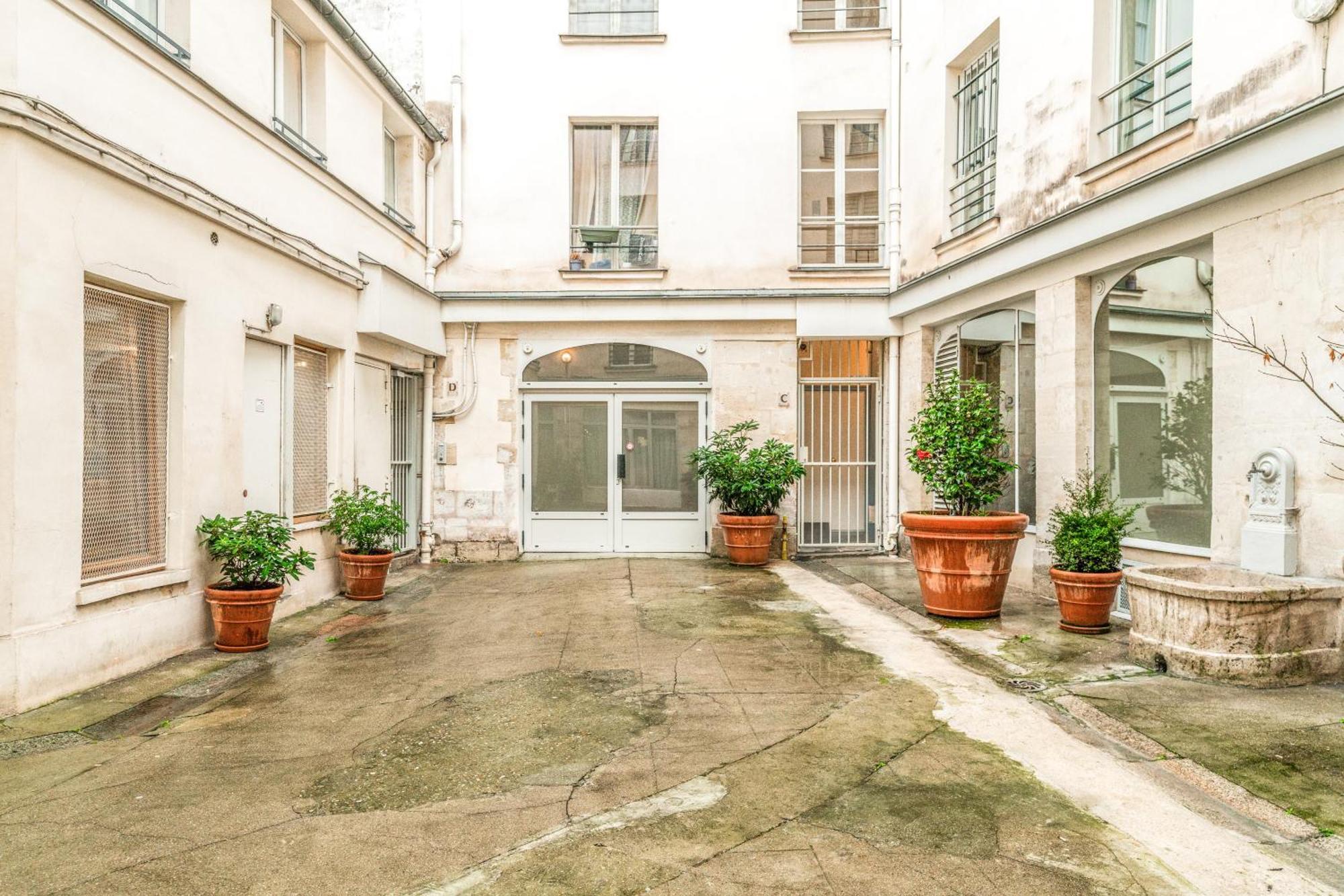Chatelet Flat *