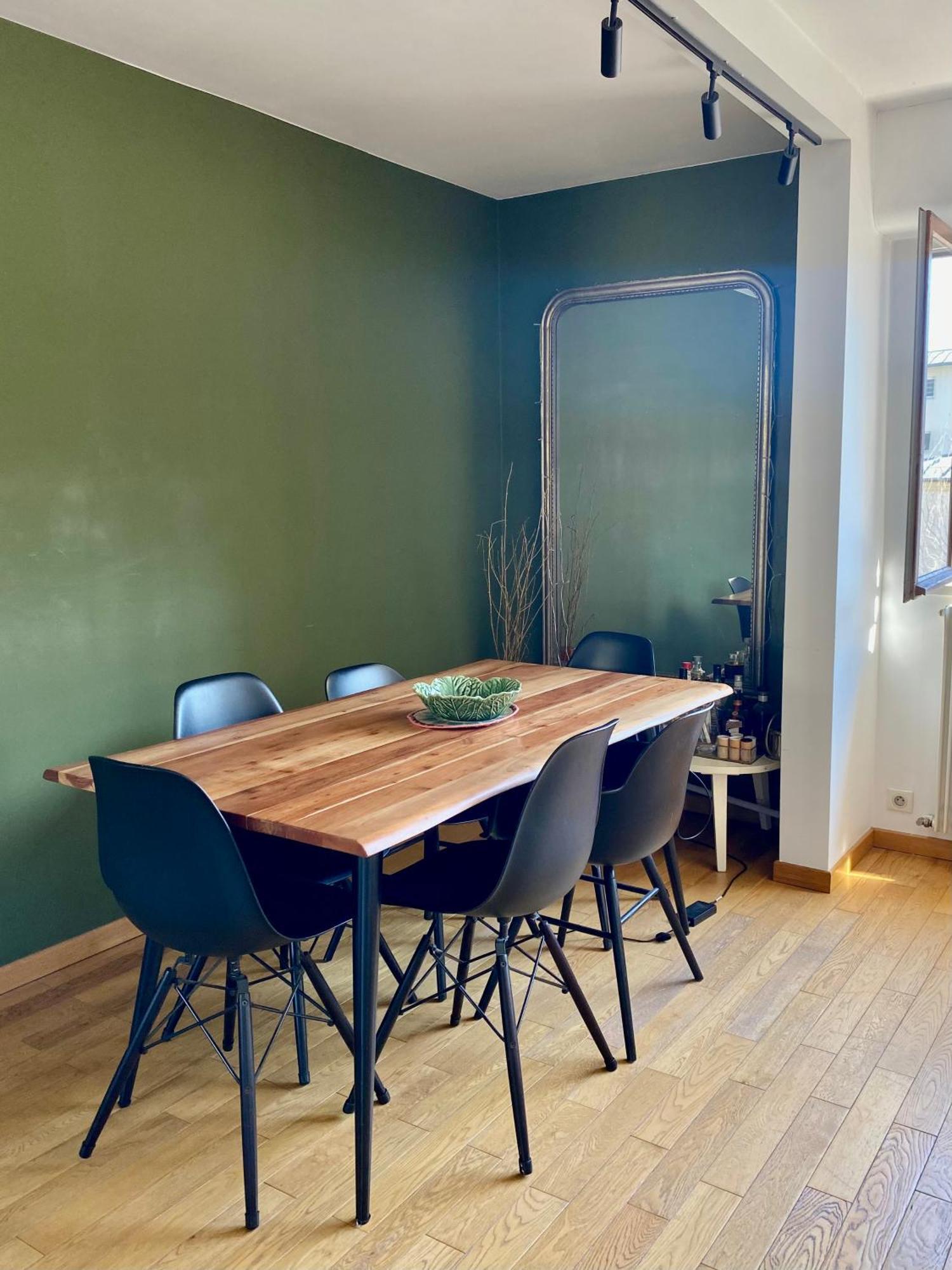 Apartment In Montmartre Paris