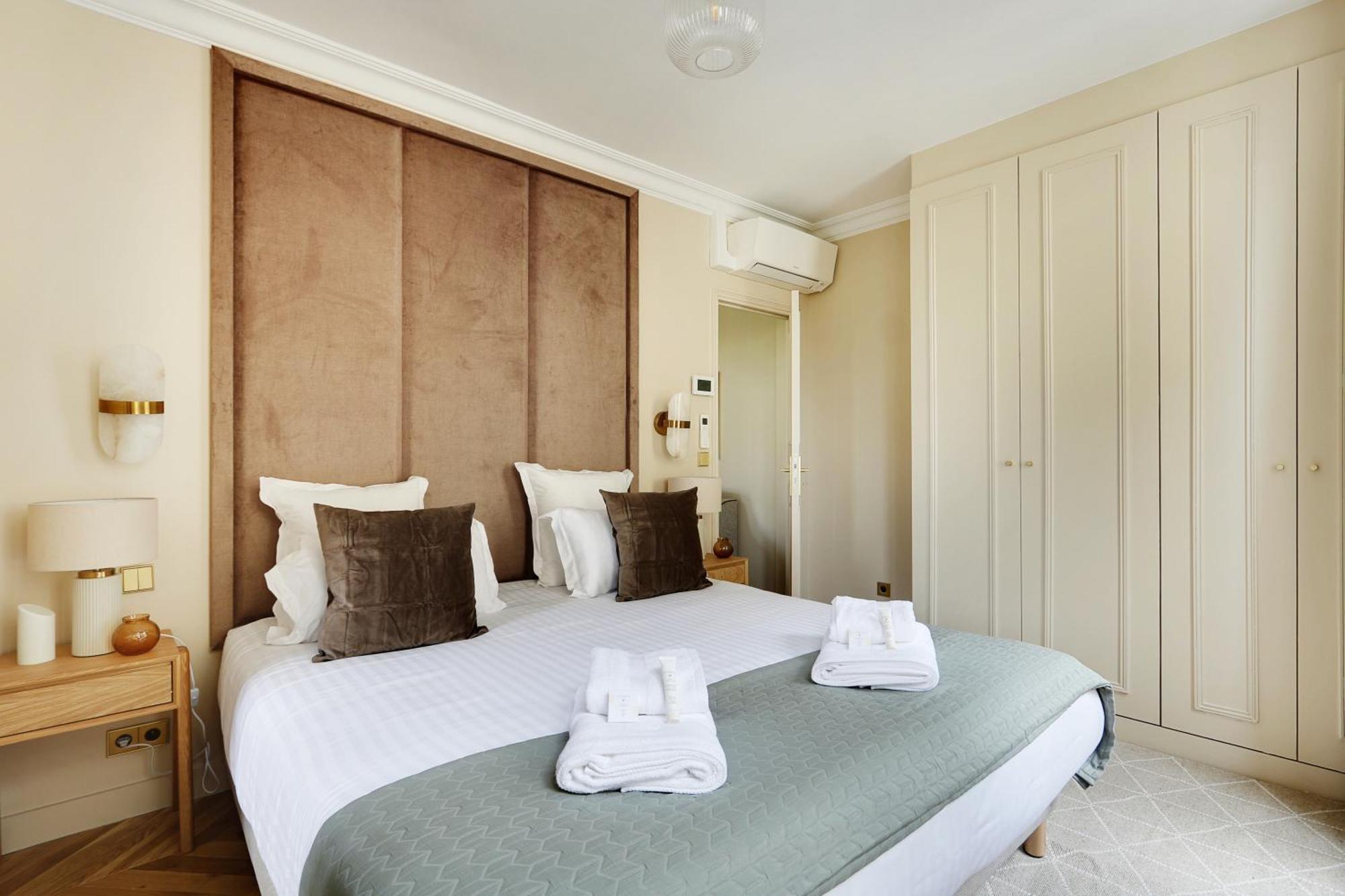 Apartment Pick A Flat's In Invalides - Avenue De Breteuil *